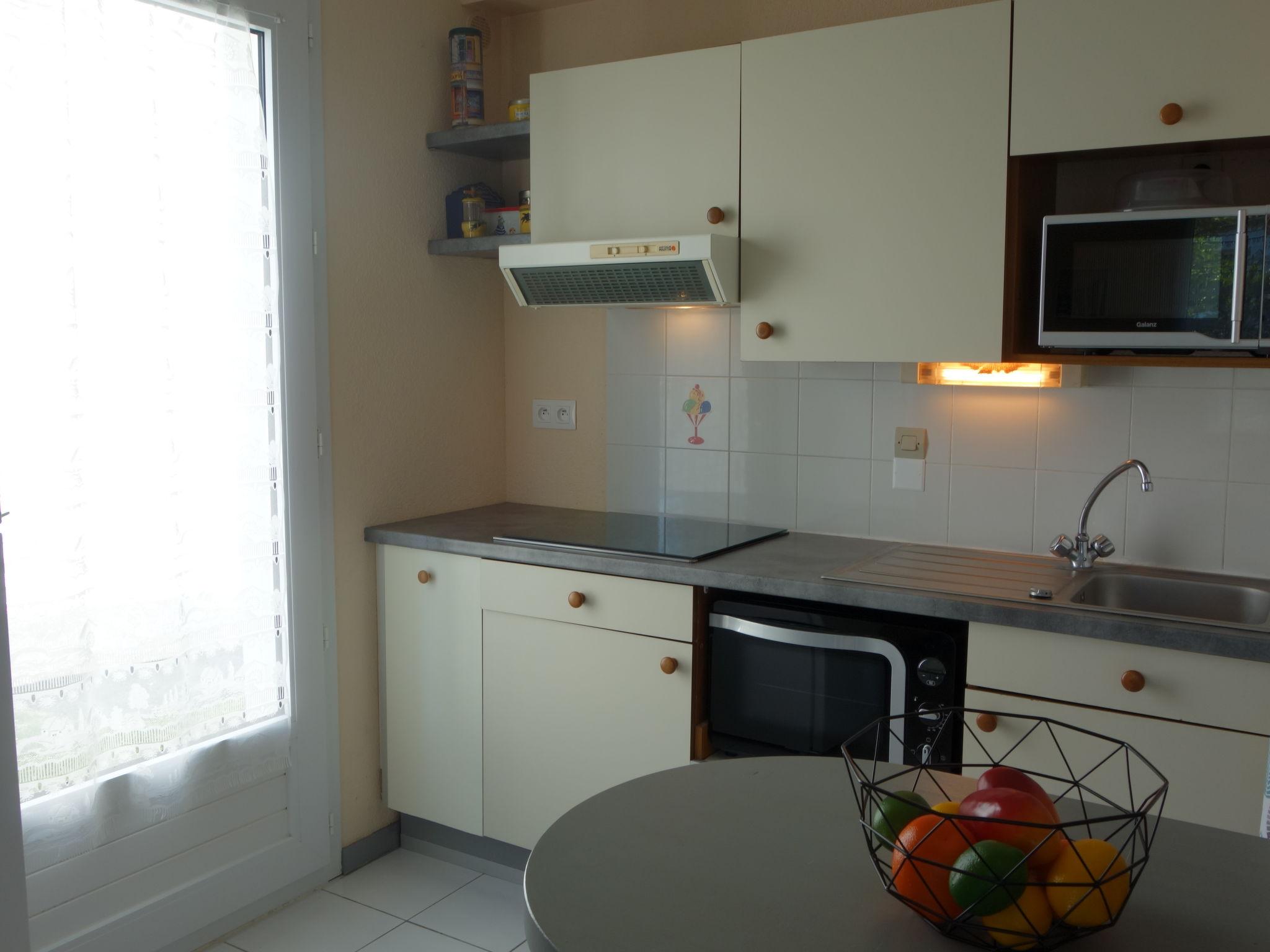 Photo 4 - 1 bedroom Apartment in Royan with garden and terrace