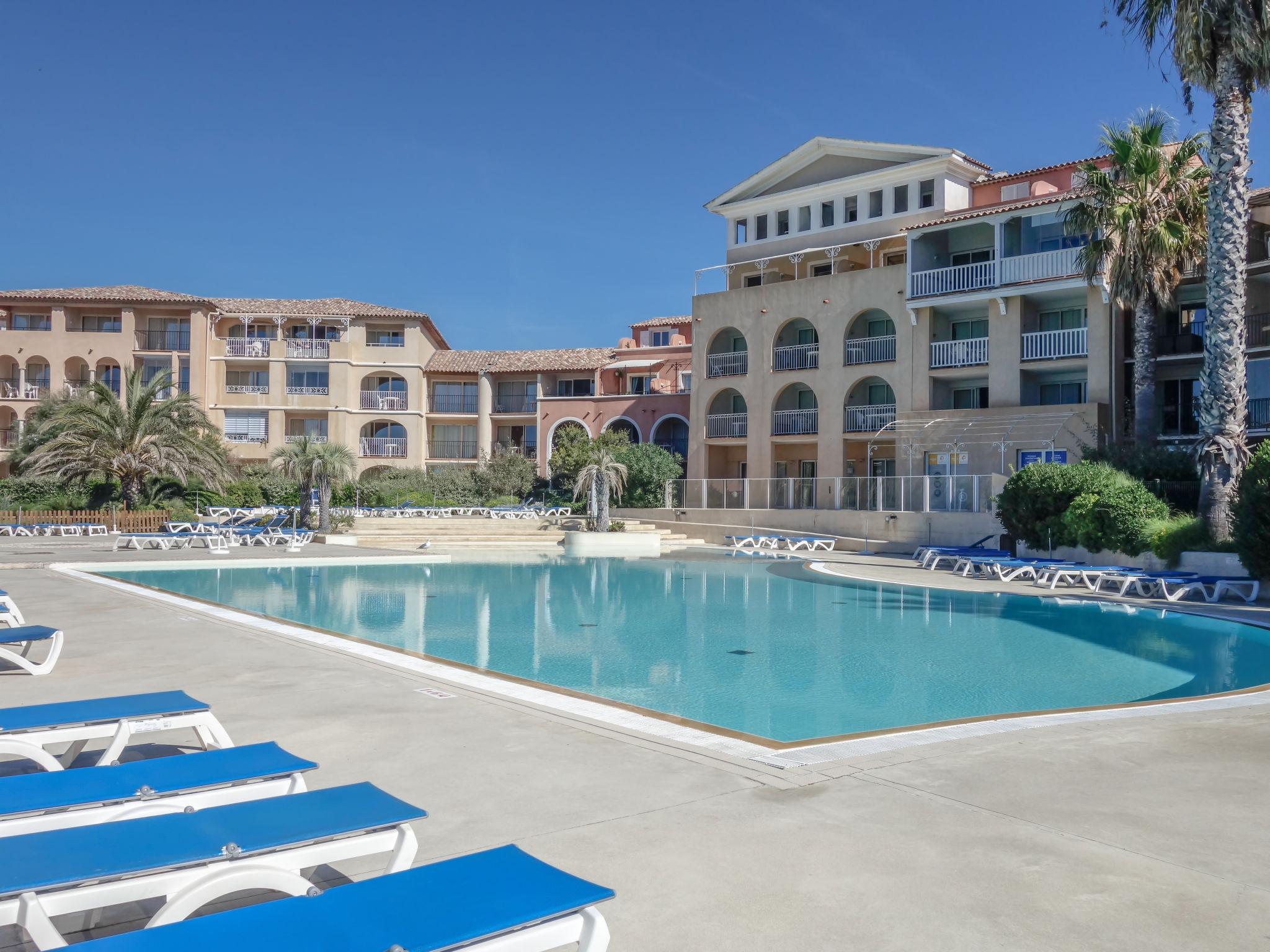 Photo 17 - Appartement de 2 chambres à Six-Fours-les-Plages avec piscine et terrasse