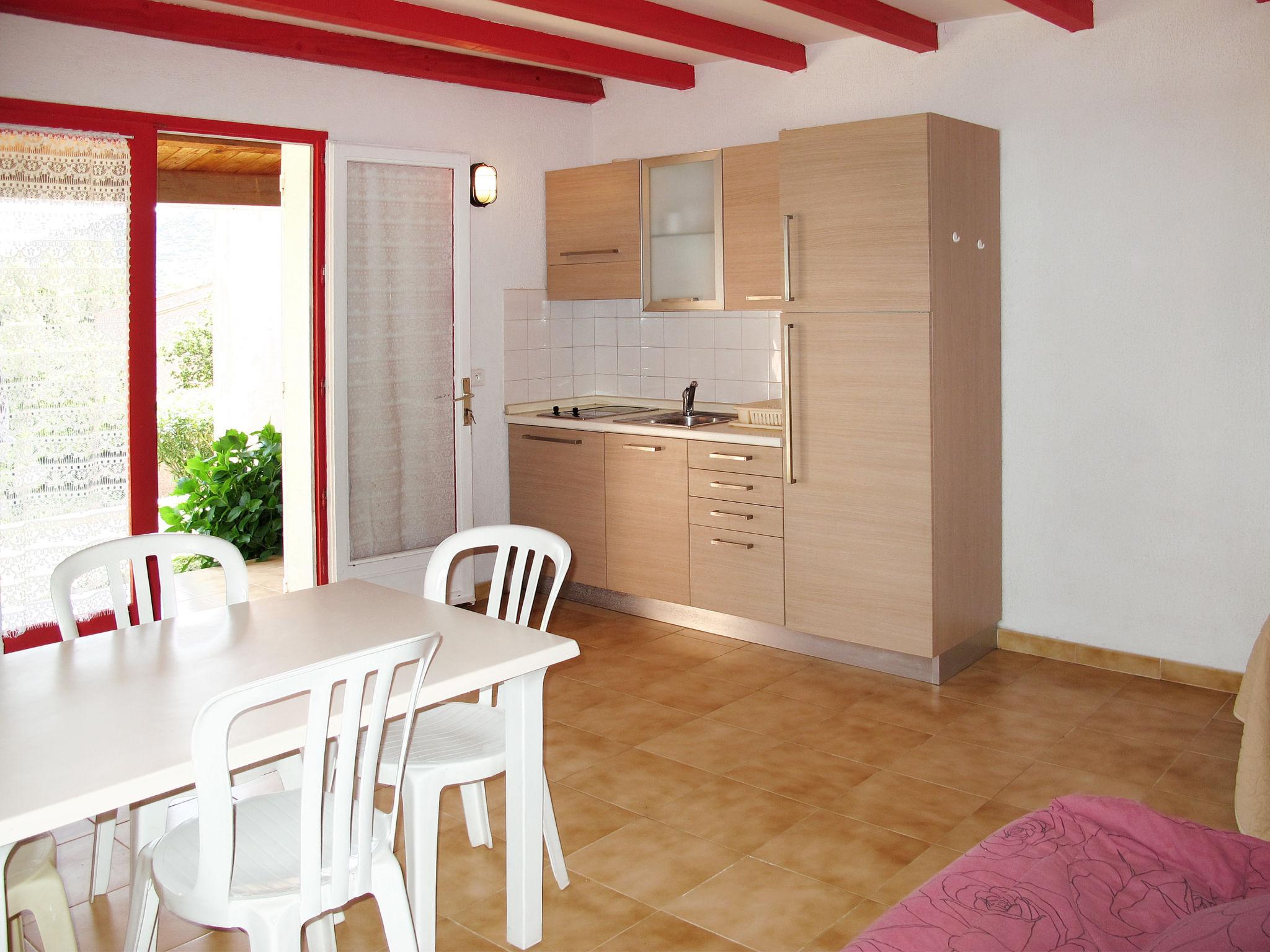 Foto 10 - Appartamento con 1 camera da letto a Algajola con giardino e vista mare