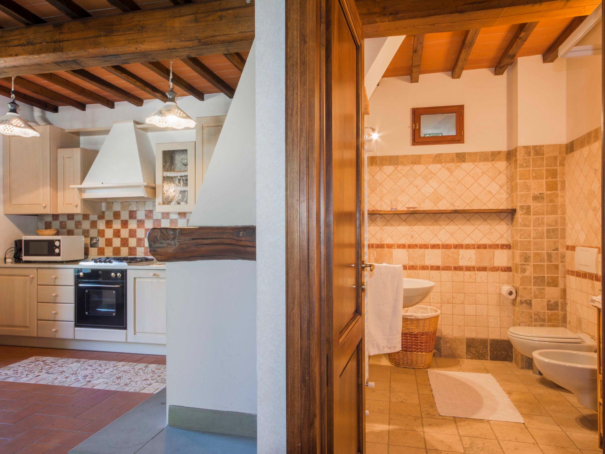 Foto 9 - Apartamento de 2 habitaciones en Barberino di Mugello con piscina y jardín