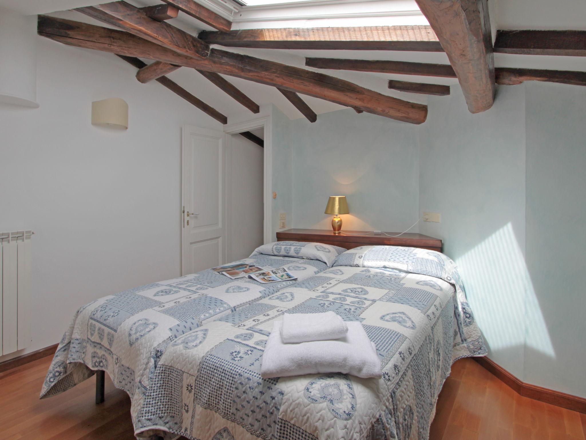 Foto 2 - Casa de 2 habitaciones en Forte dei Marmi con jardín y vistas al mar