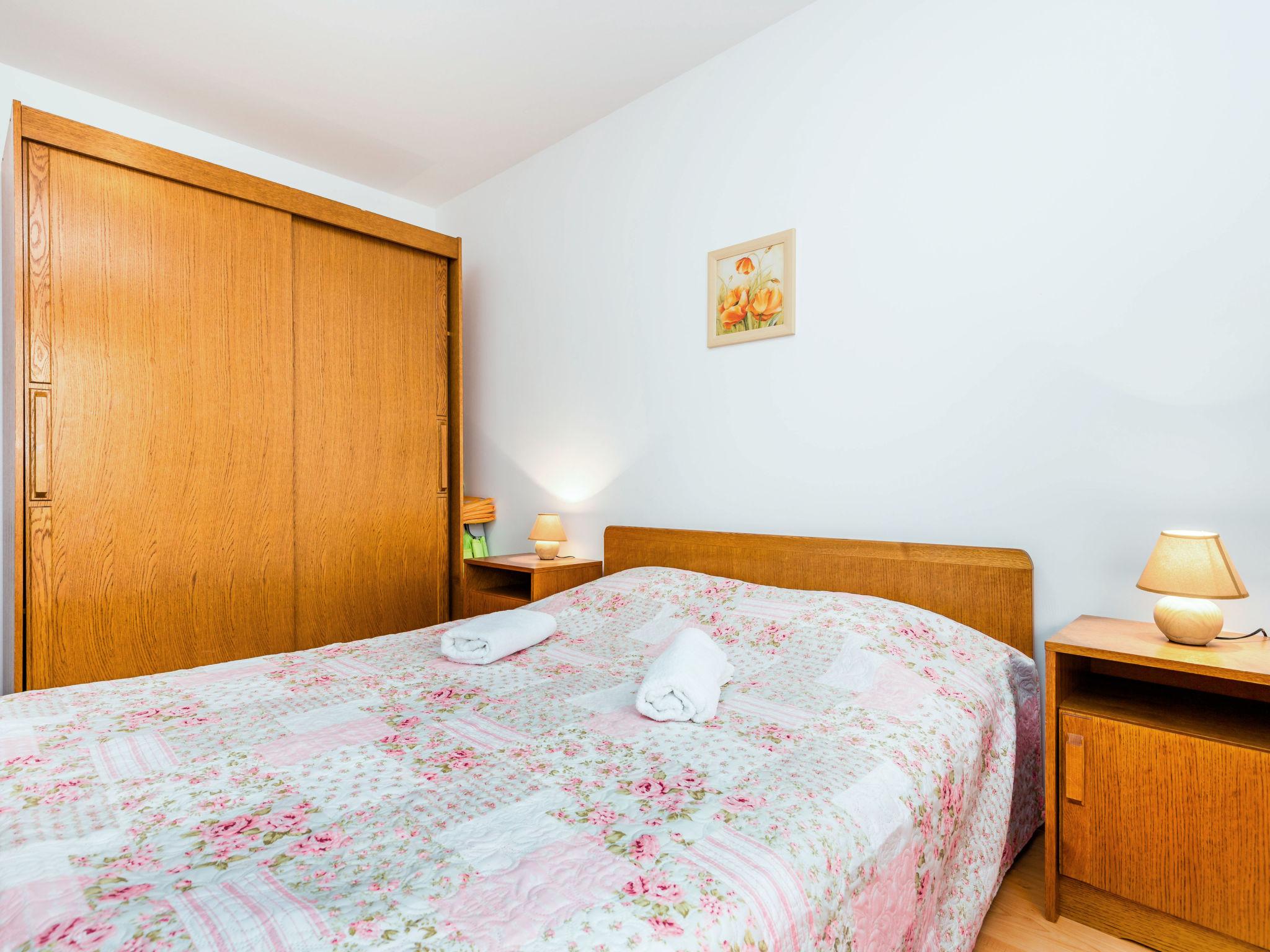 Foto 10 - Appartamento con 3 camere da letto a Vodnjan con piscina privata e giardino