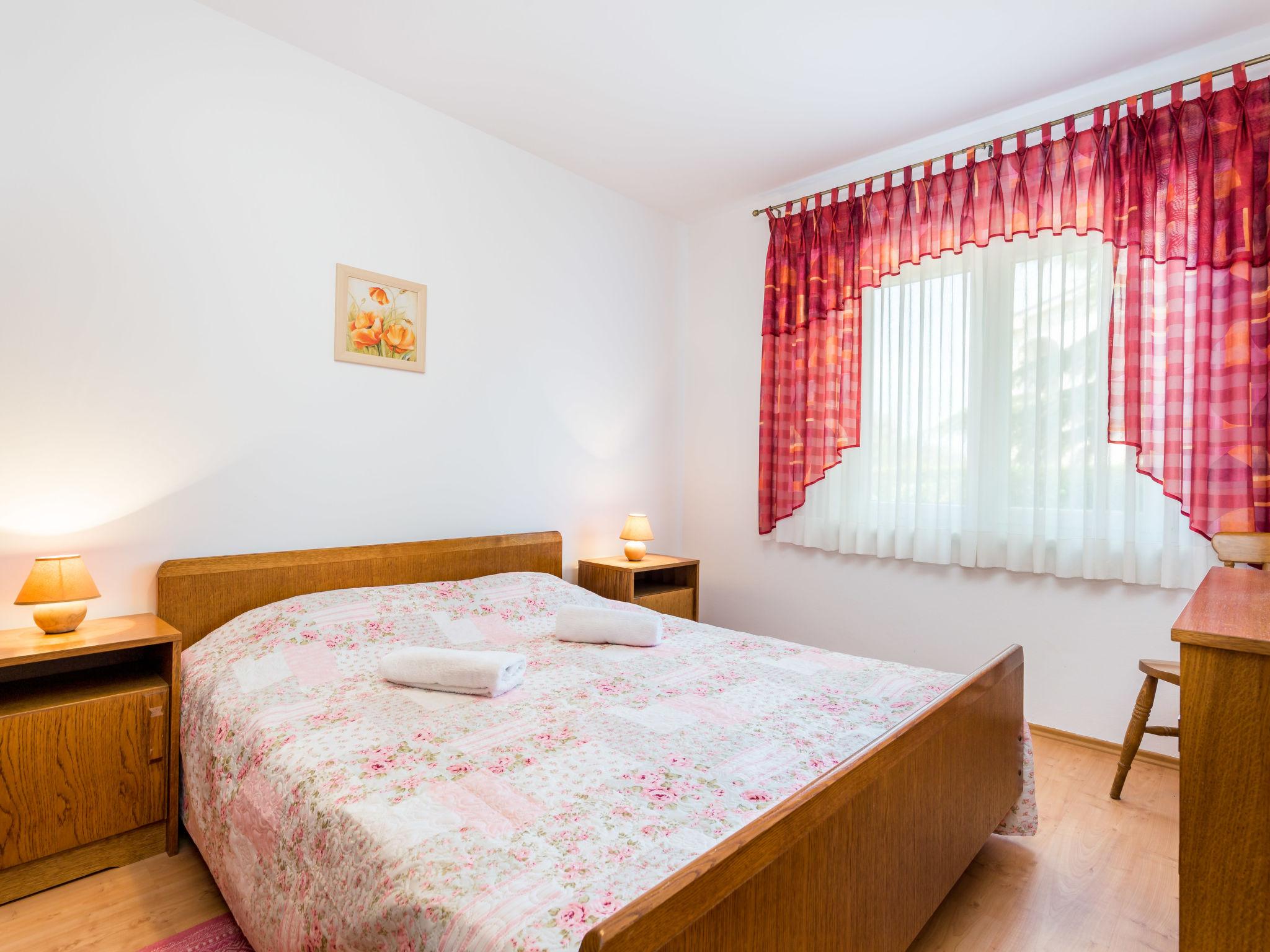 Foto 9 - Appartamento con 3 camere da letto a Vodnjan con piscina privata e giardino