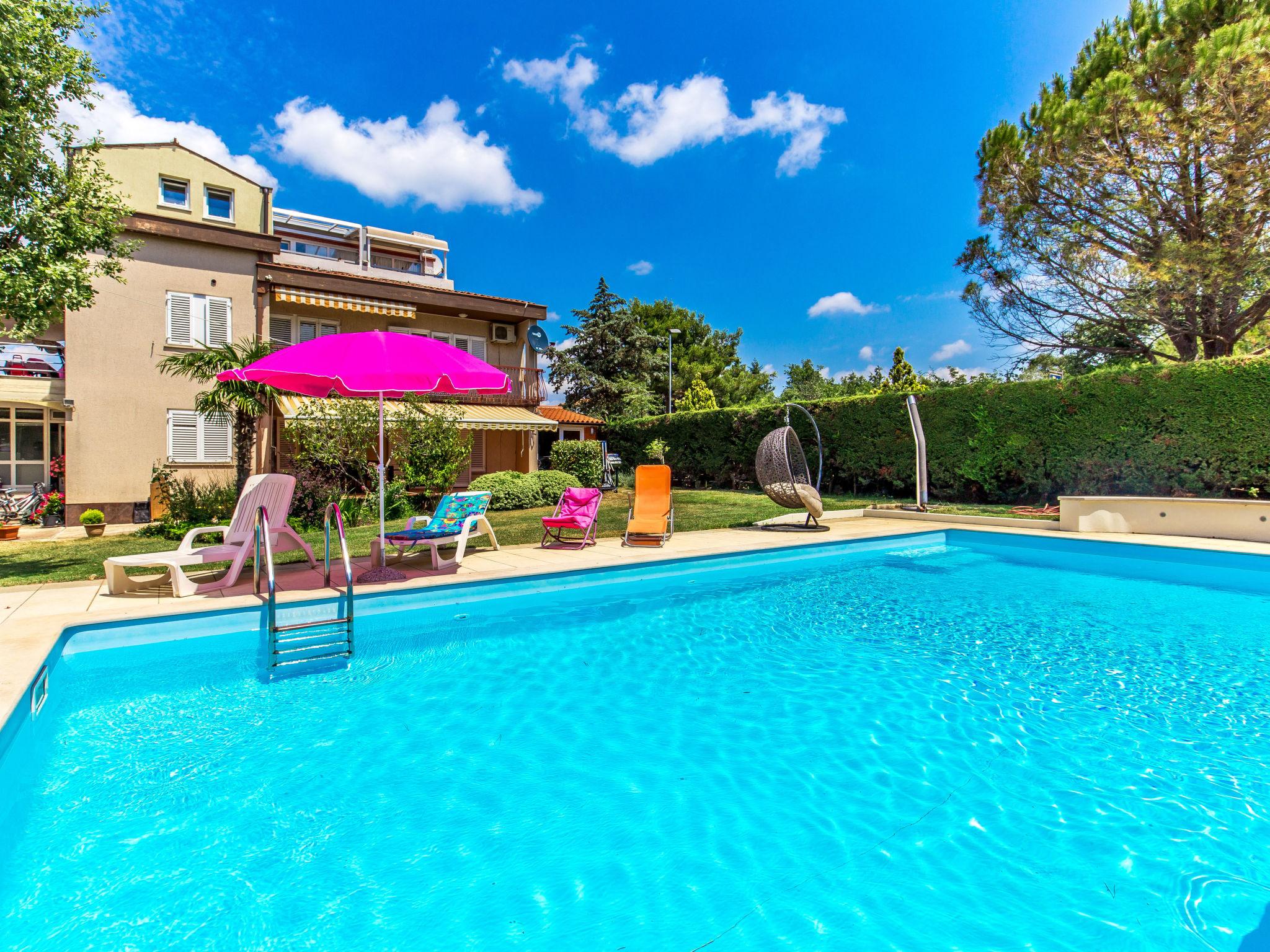 Foto 19 - Appartamento con 3 camere da letto a Vodnjan con piscina privata e giardino