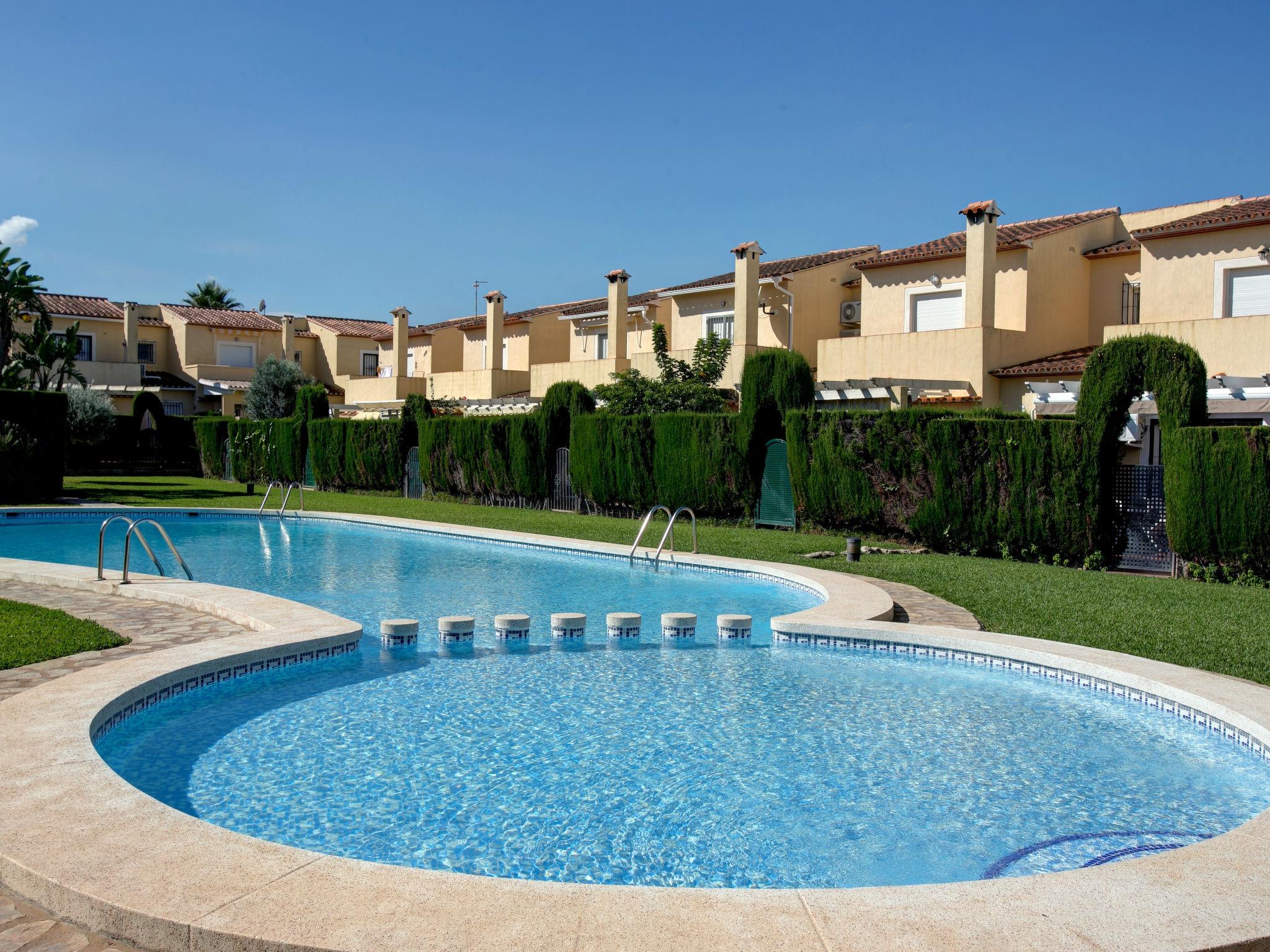 Photo 2 - Appartement de 2 chambres à Dénia avec piscine et vues à la mer