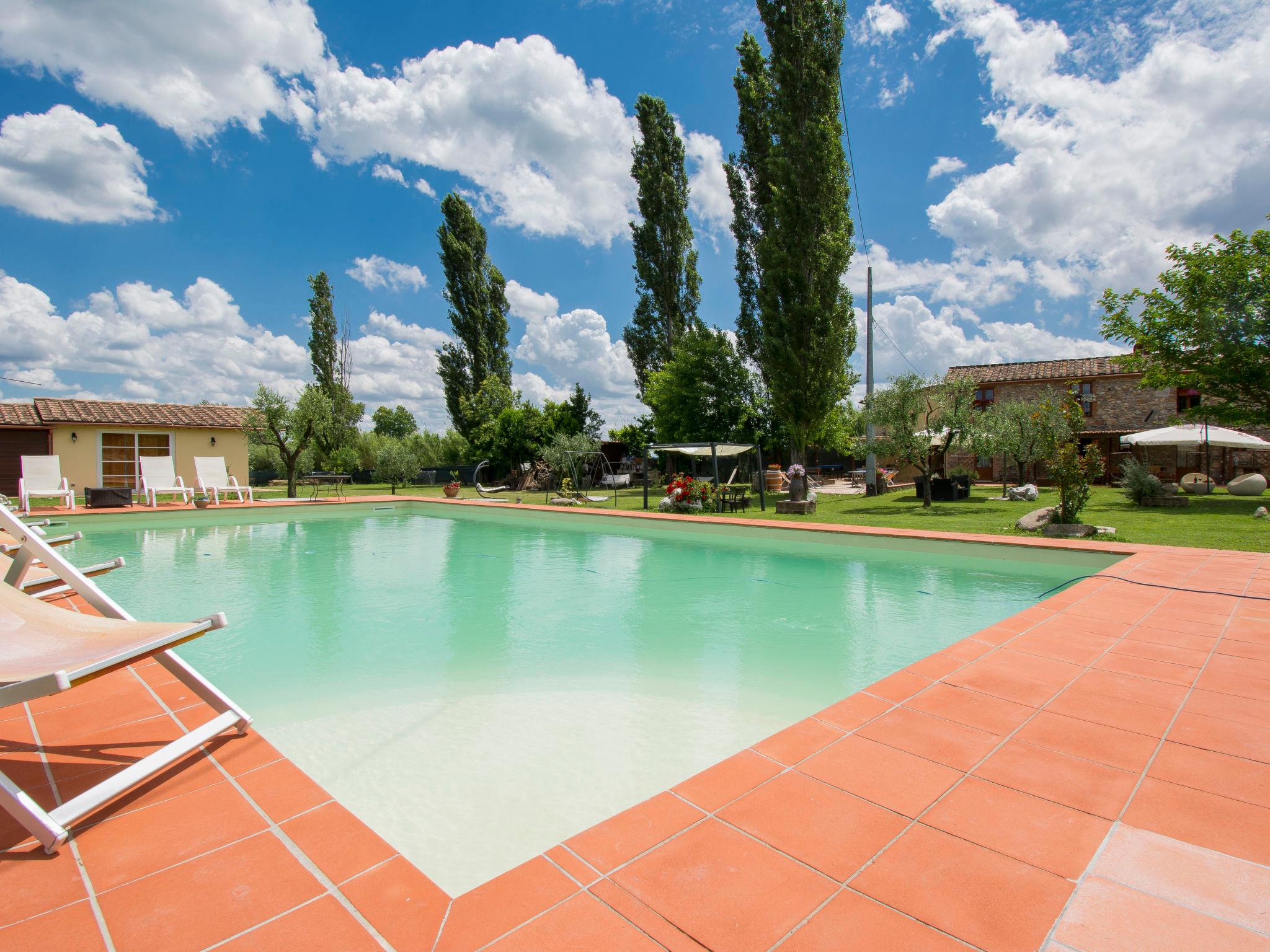 Foto 2 - Casa de 5 quartos em Capannori com piscina privada e jardim