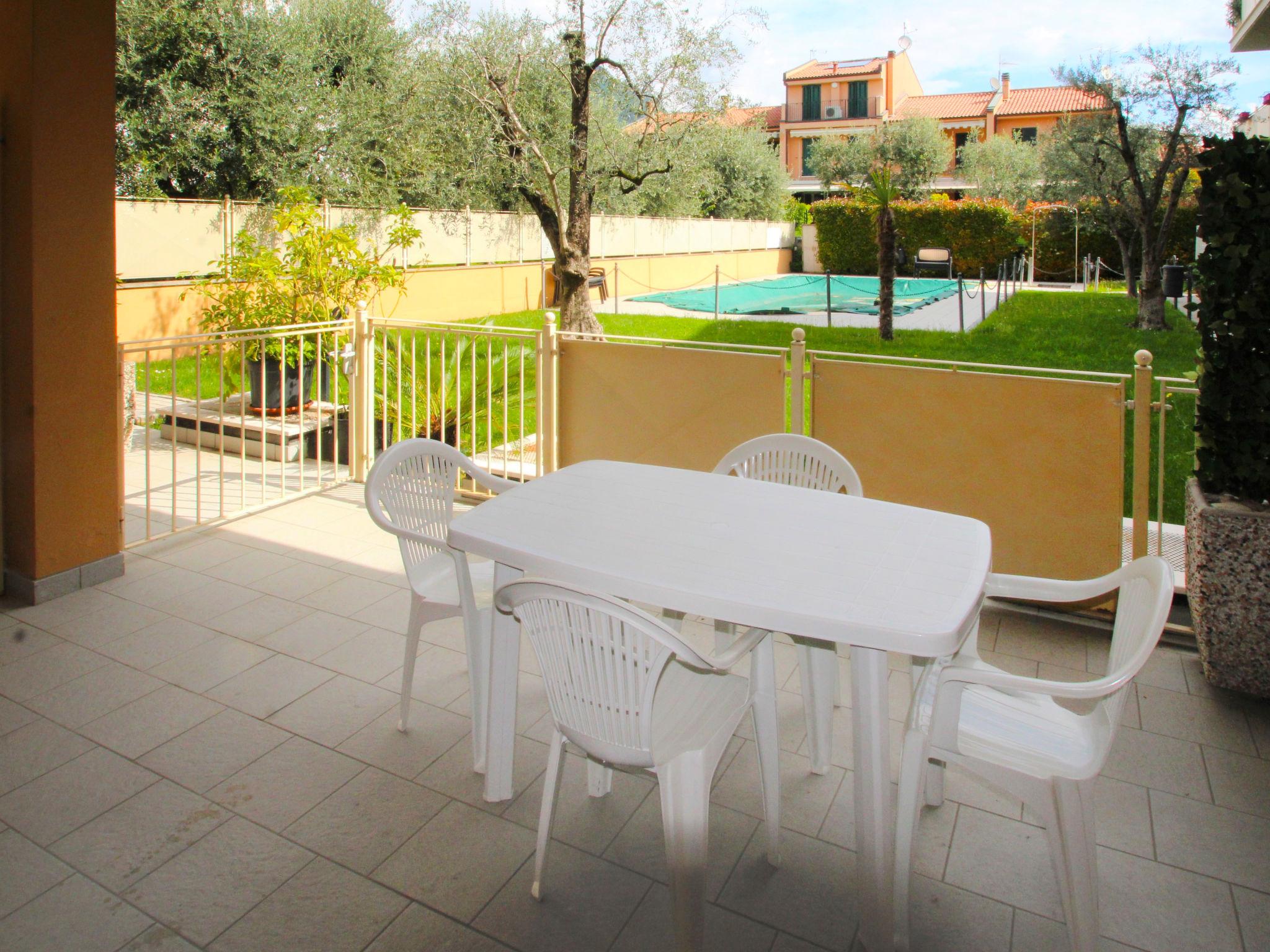 Photo 15 - 2 bedroom Apartment in Toscolano Maderno with swimming pool and garden