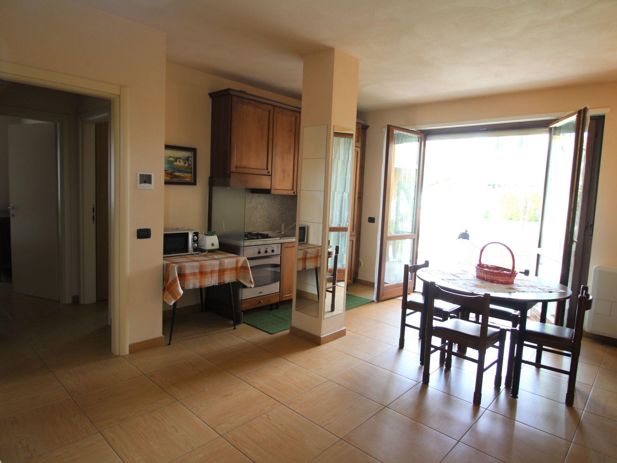 Photo 7 - 2 bedroom Apartment in Toscolano Maderno with swimming pool and mountain view