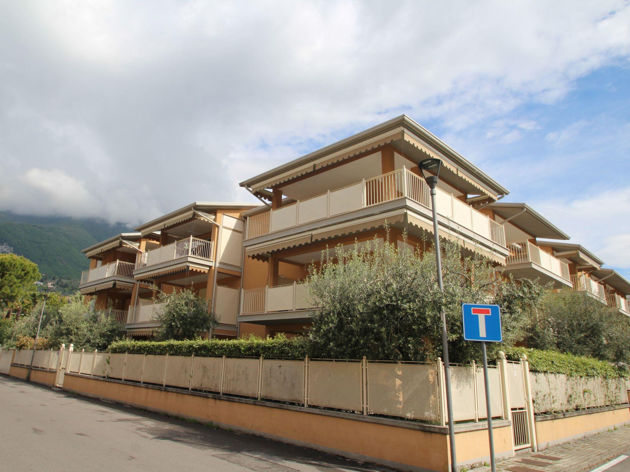 Photo 18 - Appartement de 2 chambres à Toscolano Maderno avec piscine et vues sur la montagne