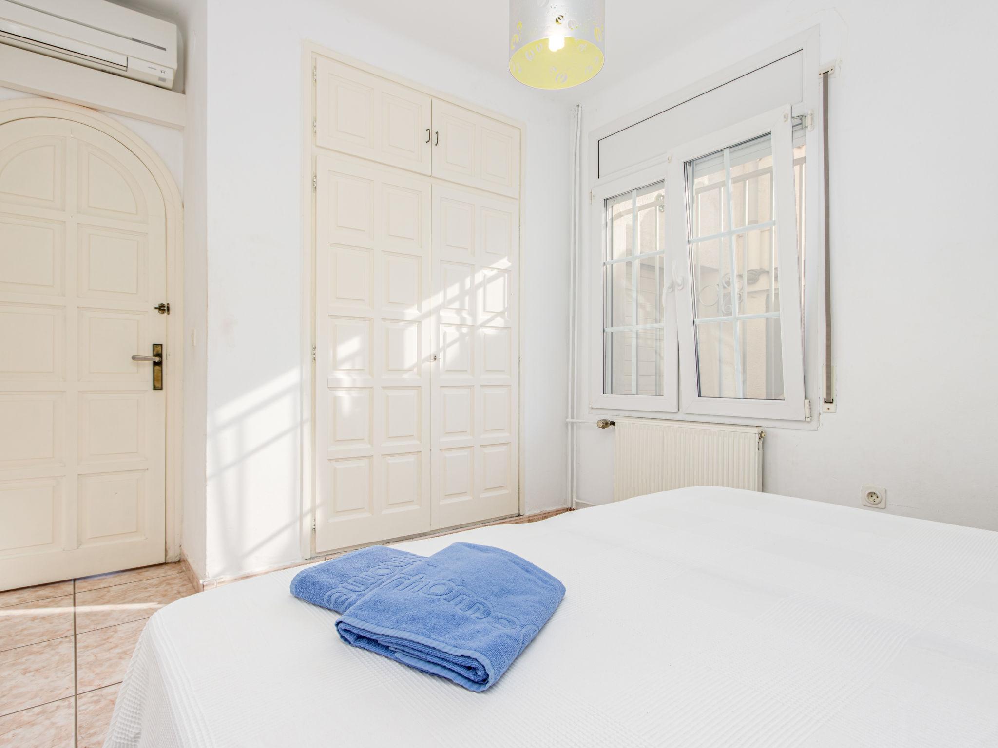 Foto 16 - Casa de 7 habitaciones en Castelló d'Empúries con piscina privada y vistas al mar