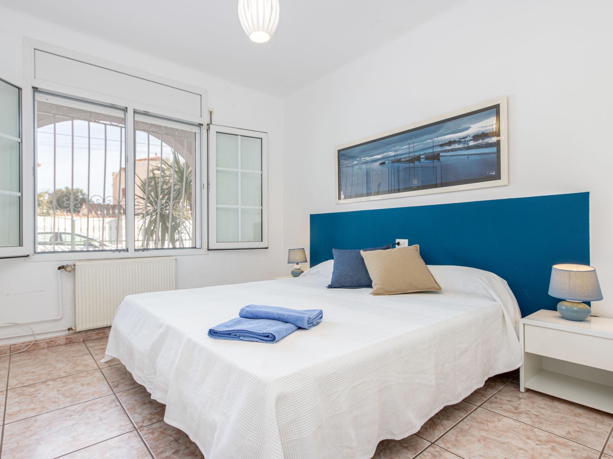 Foto 20 - Casa con 7 camere da letto a Castelló d'Empúries con piscina privata e vista mare