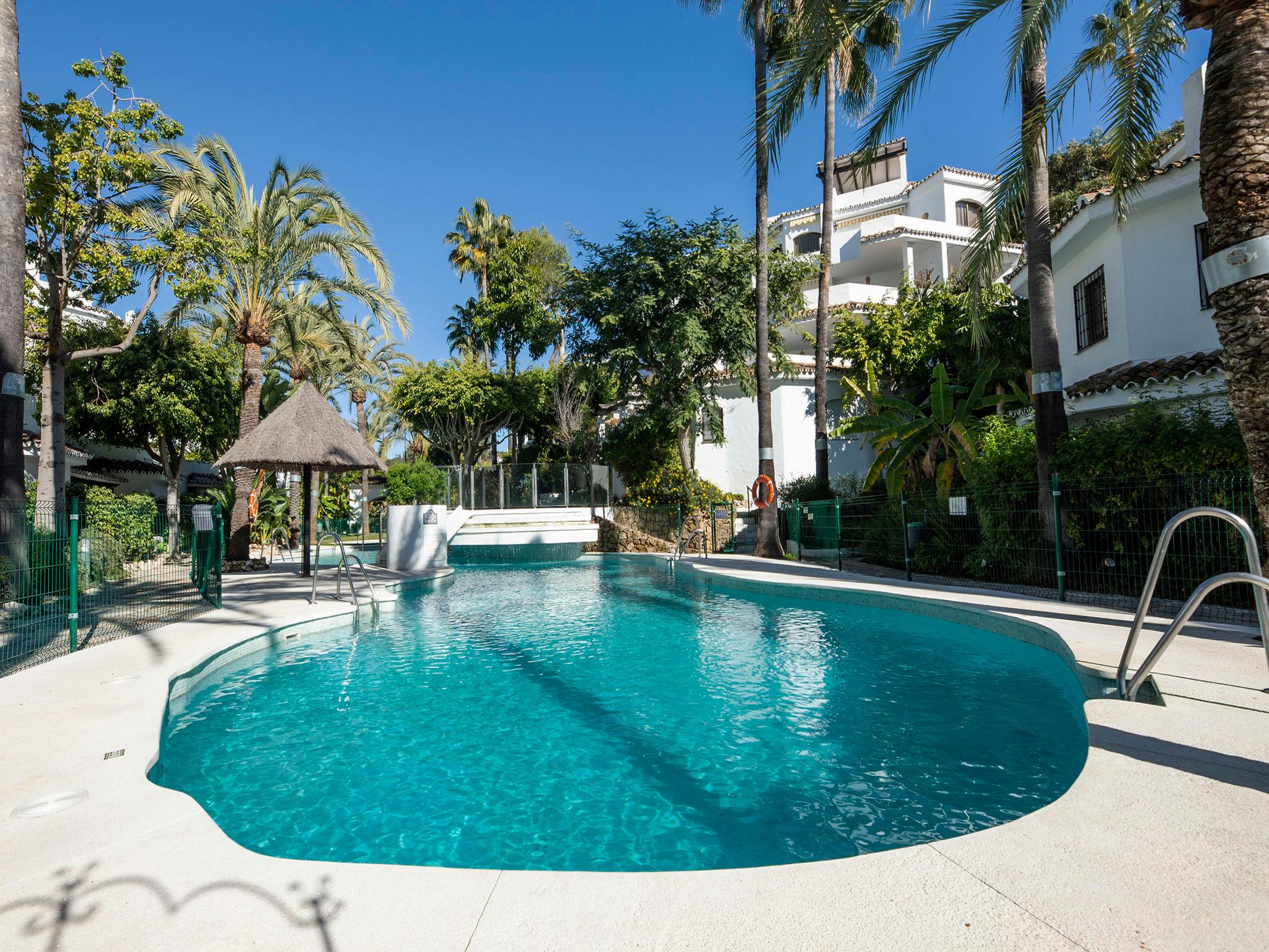 Foto 27 - Apartamento de 2 quartos em Marbella com piscina e vistas do mar