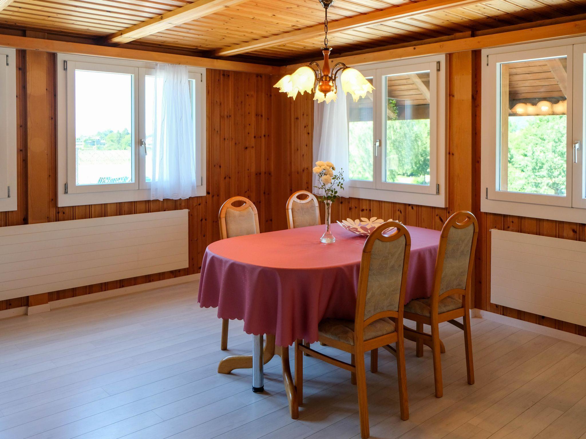 Photo 8 - 3 bedroom Apartment in Spiez with garden