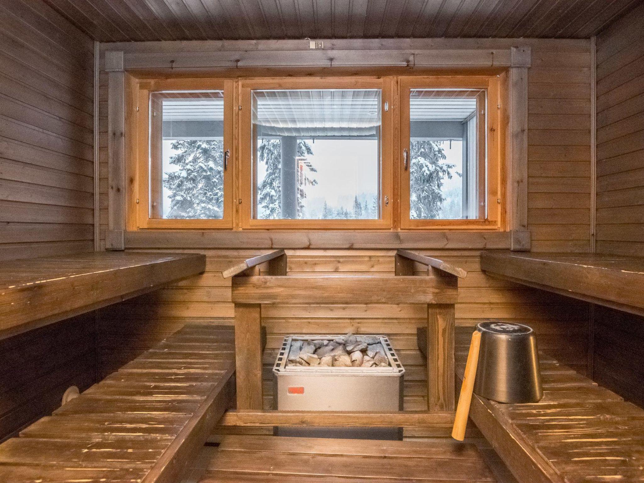 Foto 15 - Casa de 2 habitaciones en Puolanka con sauna y vistas a la montaña