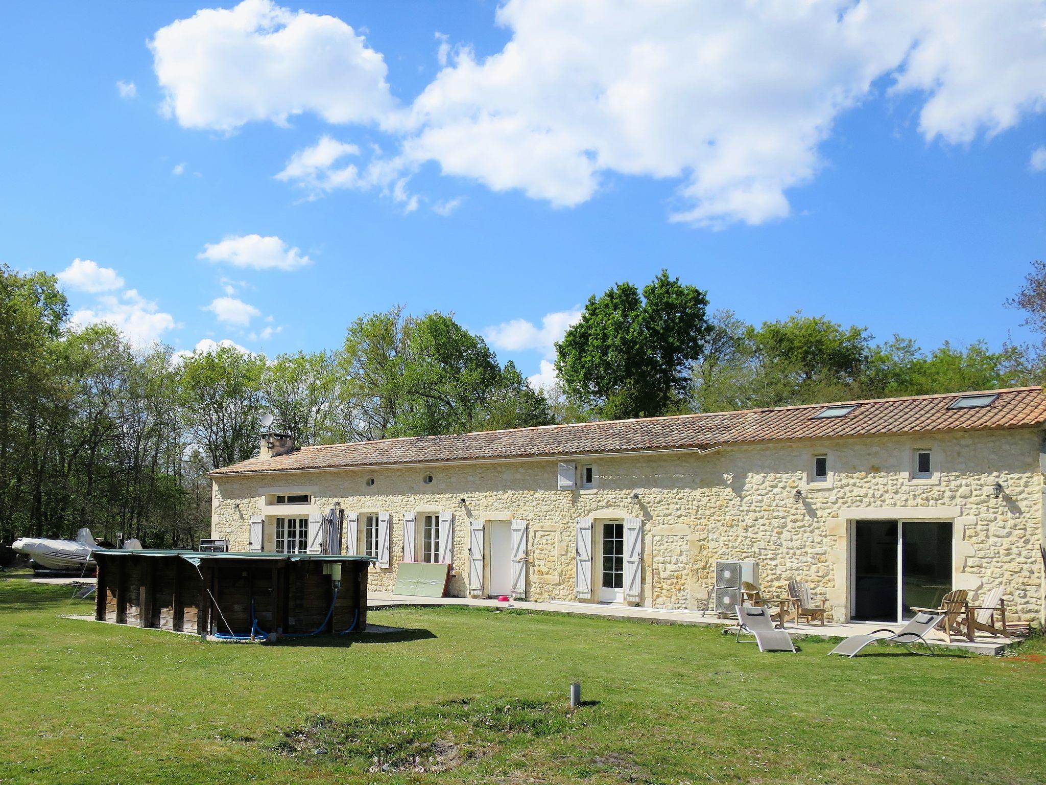 Foto 22 - Casa con 2 camere da letto a Naujac-sur-Mer con piscina e giardino