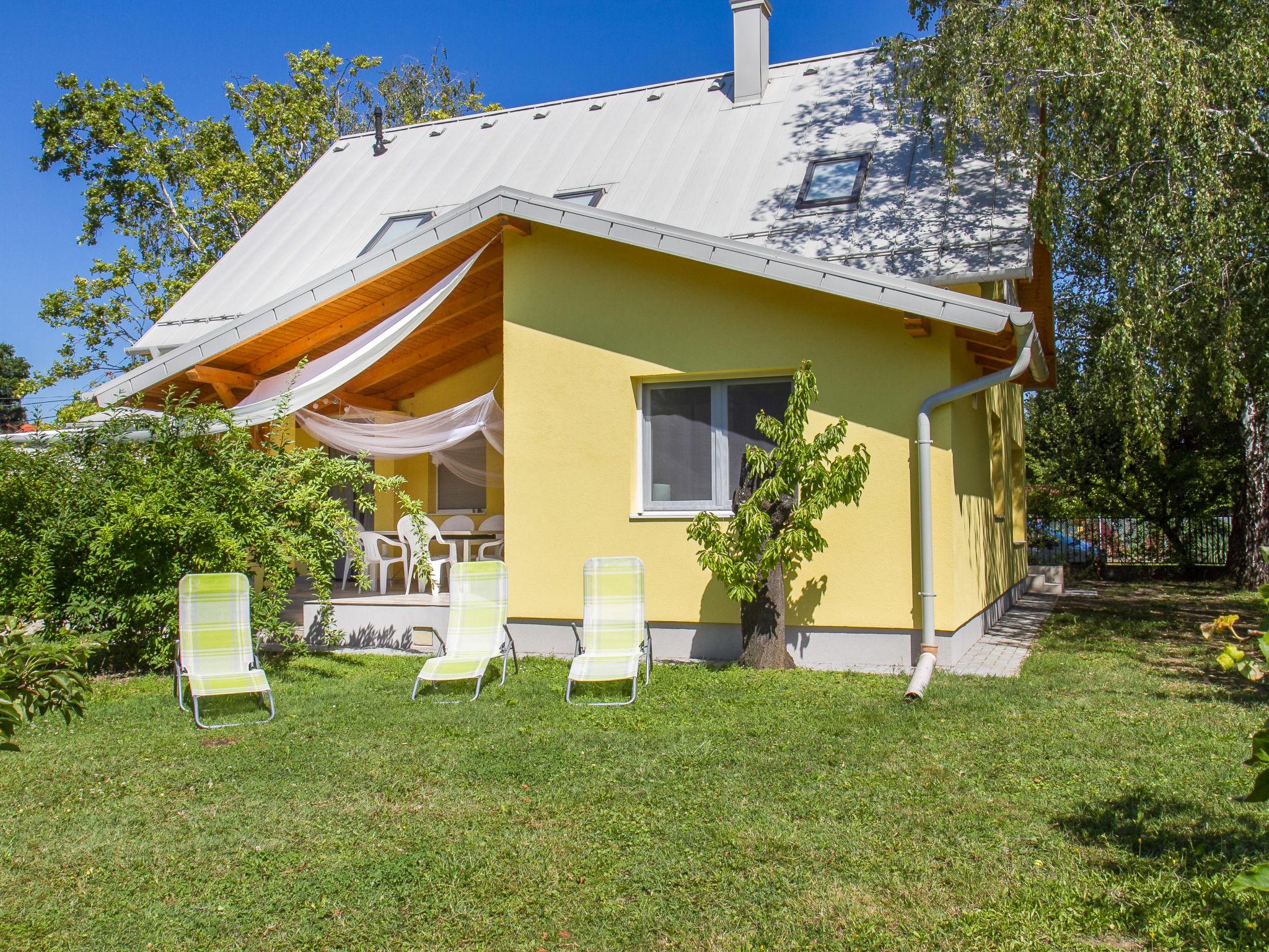 Photo 1 - Maison de 4 chambres à Balatonberény avec jardin et terrasse