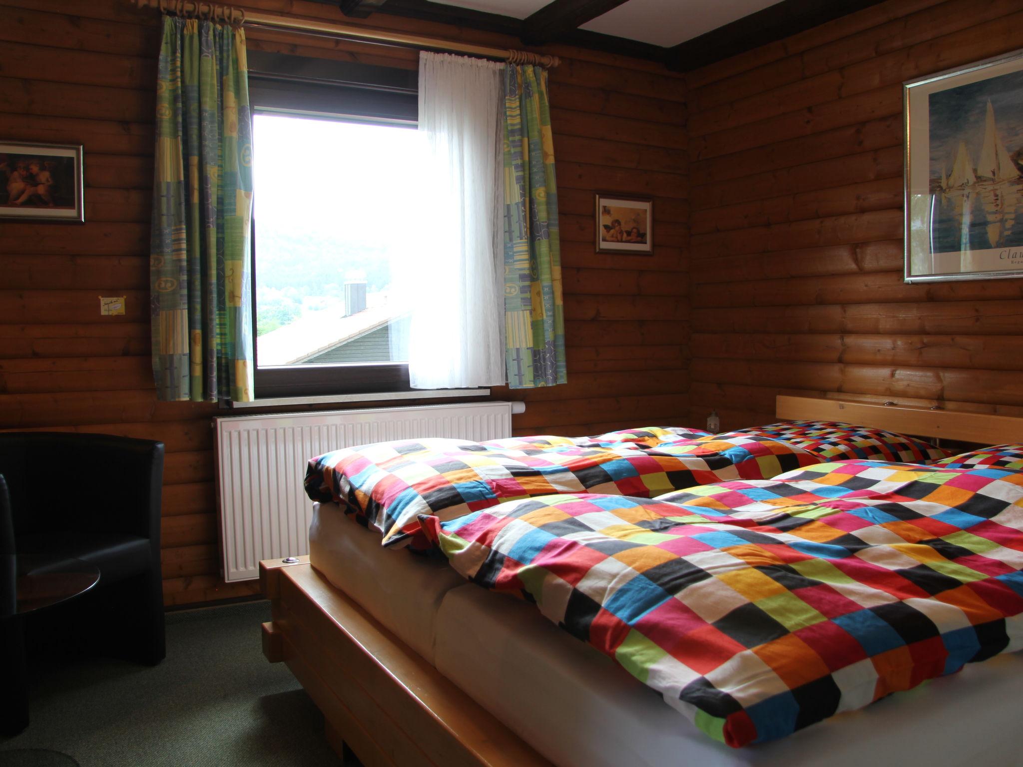 Foto 9 - Appartamento con 2 camere da letto a Arrach con vista sulle montagne