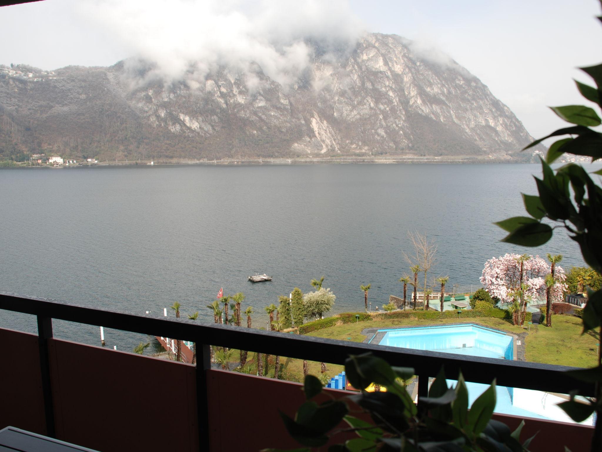 Photo 5 - 1 bedroom Apartment in Bissone with swimming pool and mountain view