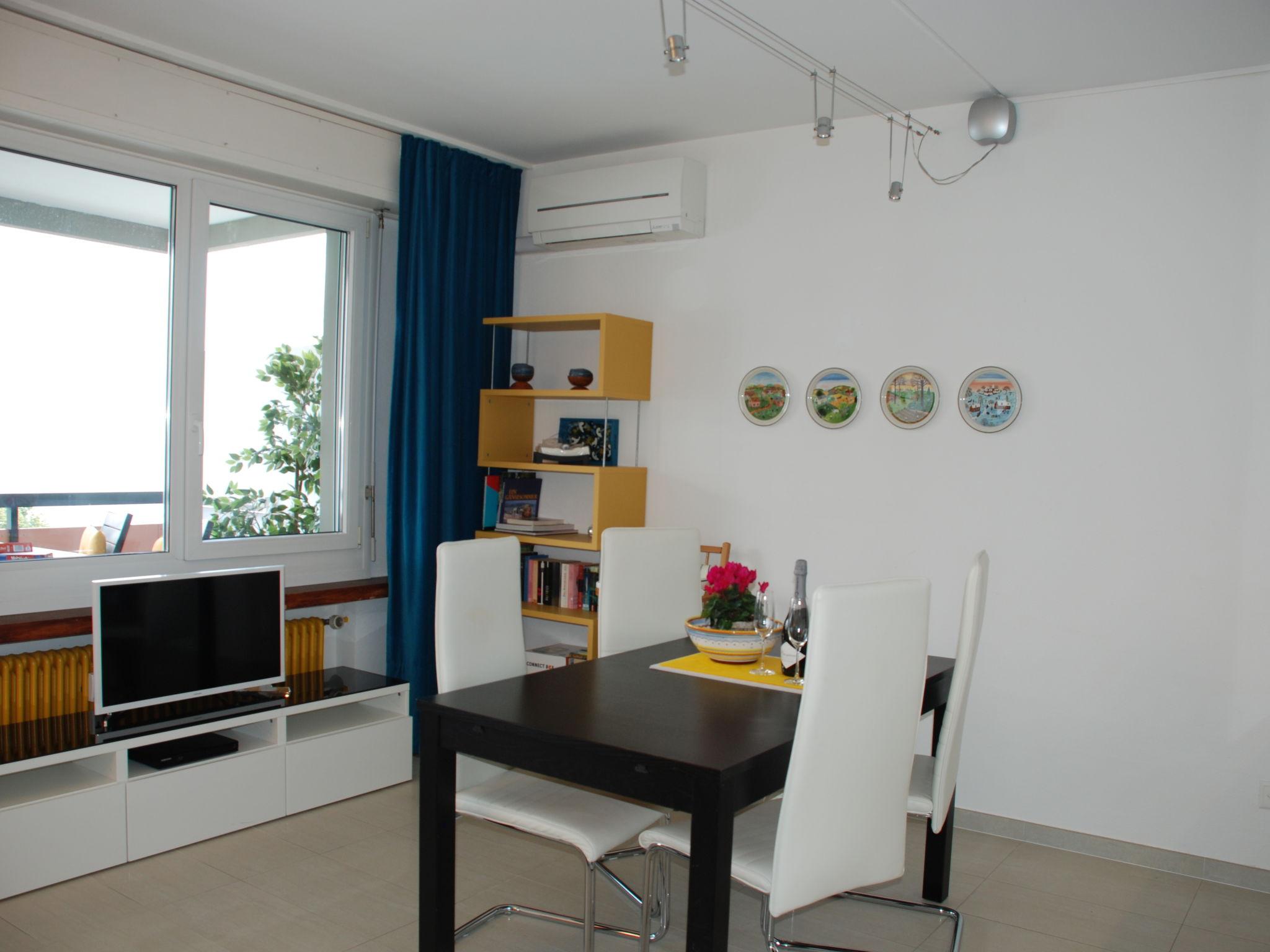 Photo 9 - 1 bedroom Apartment in Bissone with swimming pool and garden