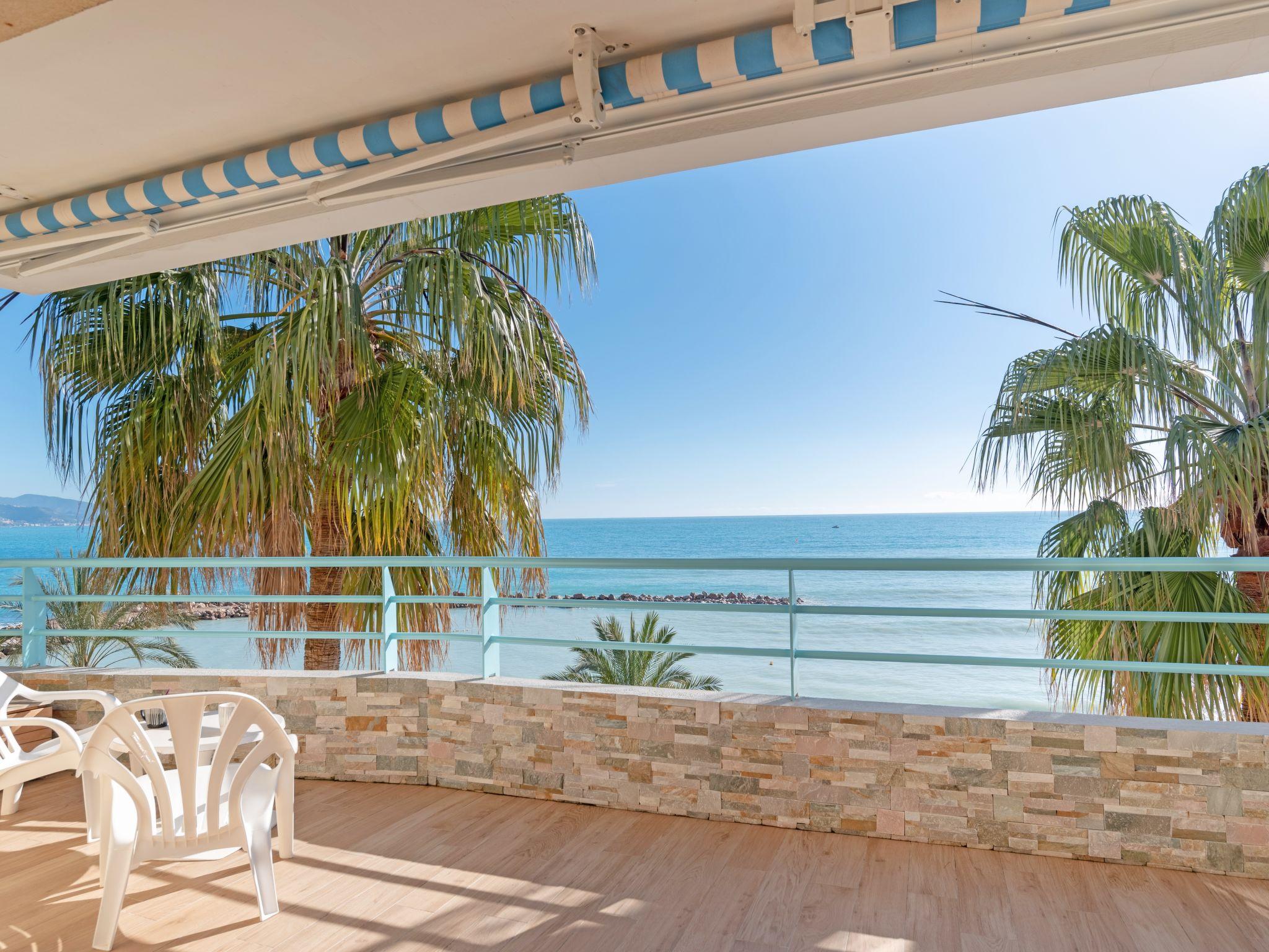 Photo 1 - Appartement de 2 chambres à Roquebrune-Cap-Martin avec terrasse et vues à la mer