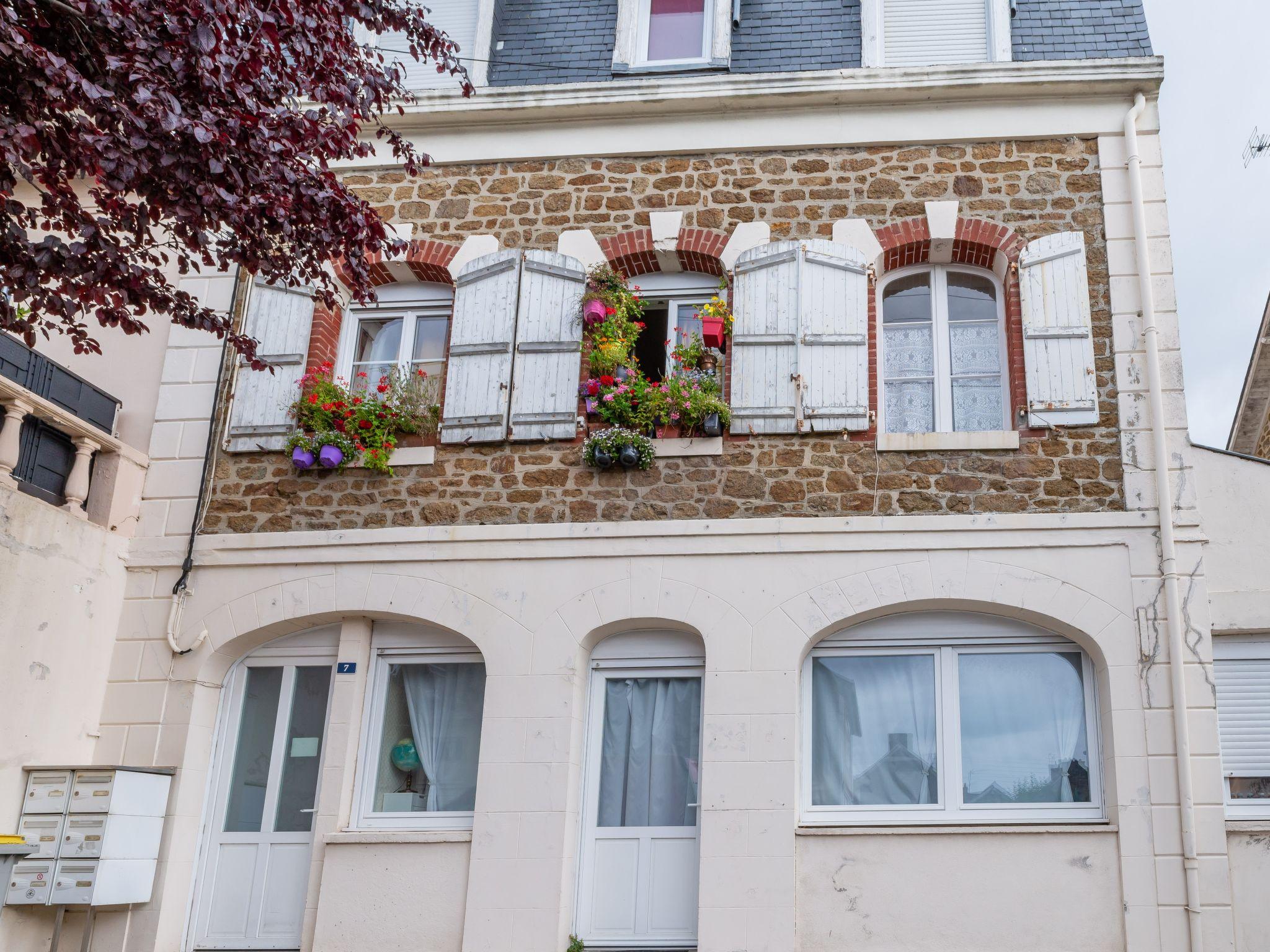 Foto 4 - Apartamento de 1 habitación en Saint-Malo con vistas al mar