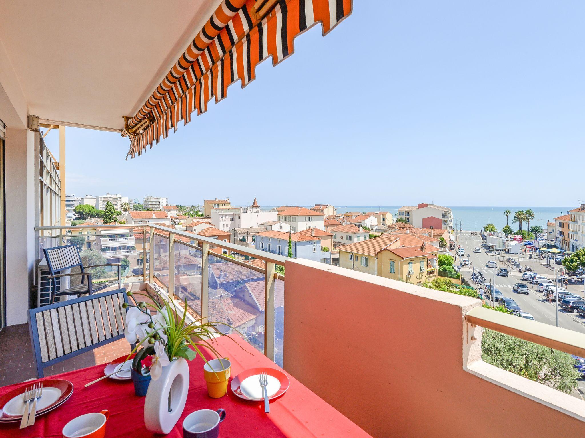 Foto 1 - Apartamento de 2 quartos em Cagnes-sur-Mer com terraço e vistas do mar