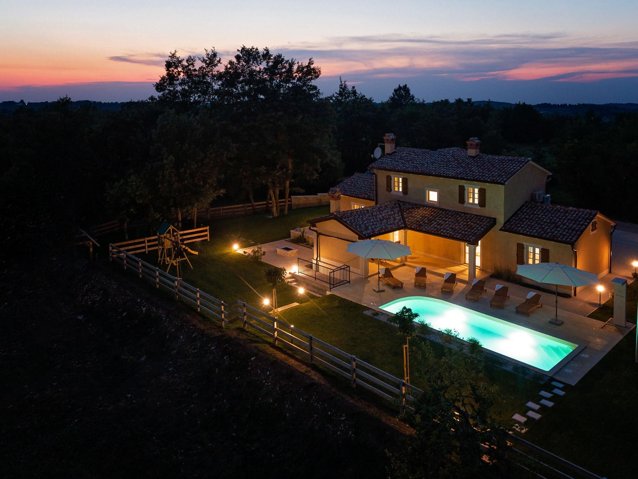 Photo 54 - Maison de 3 chambres à Gračišće avec piscine privée et terrasse