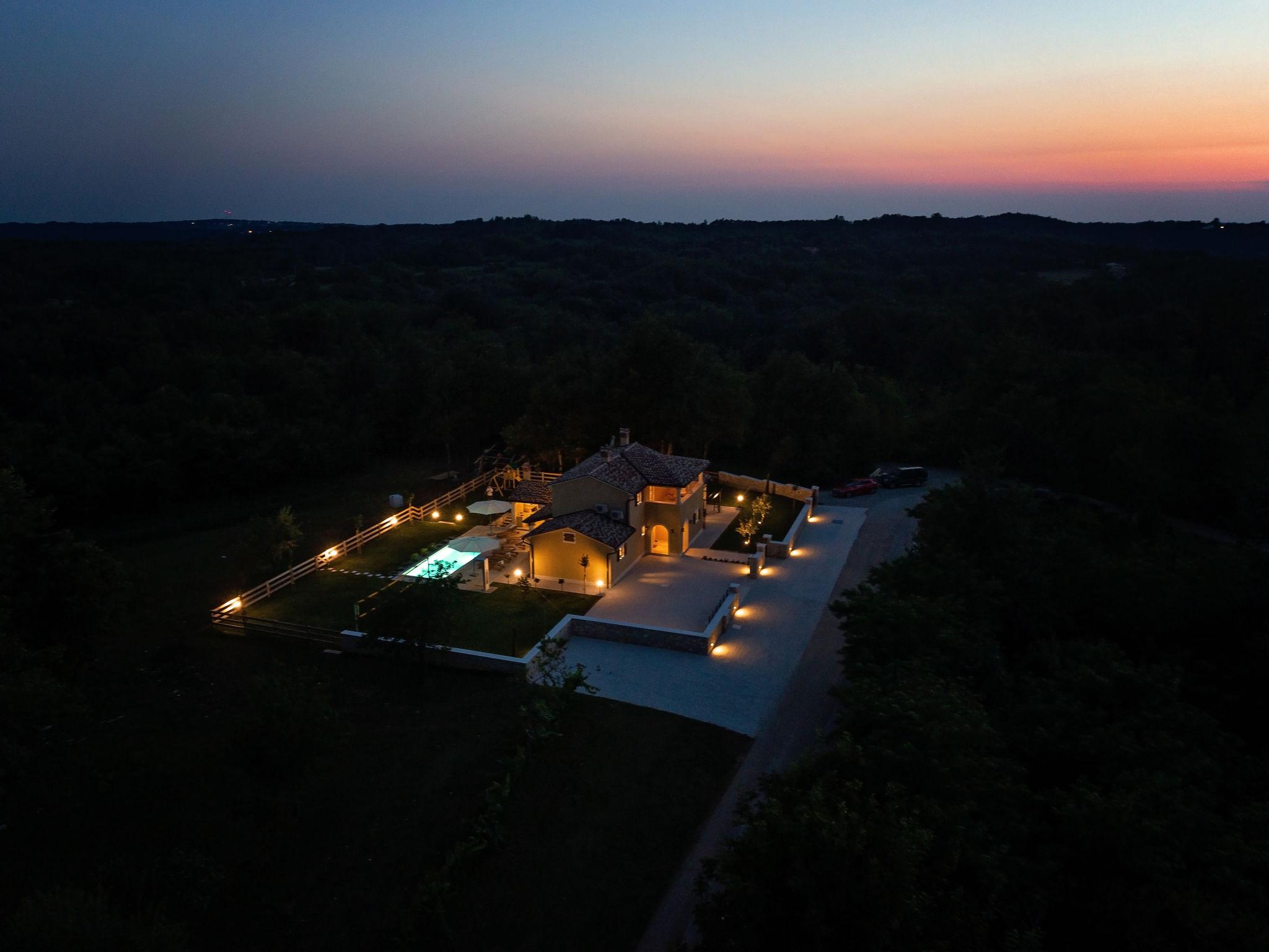 Foto 56 - Casa de 3 quartos em Gračišće com piscina privada e jardim