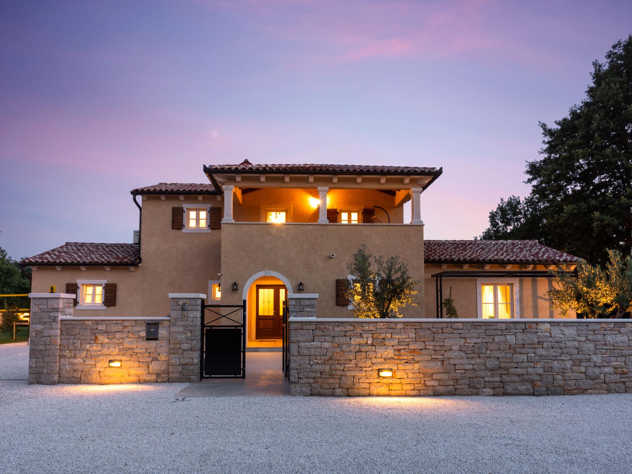 Photo 52 - Maison de 3 chambres à Gračišće avec piscine privée et terrasse