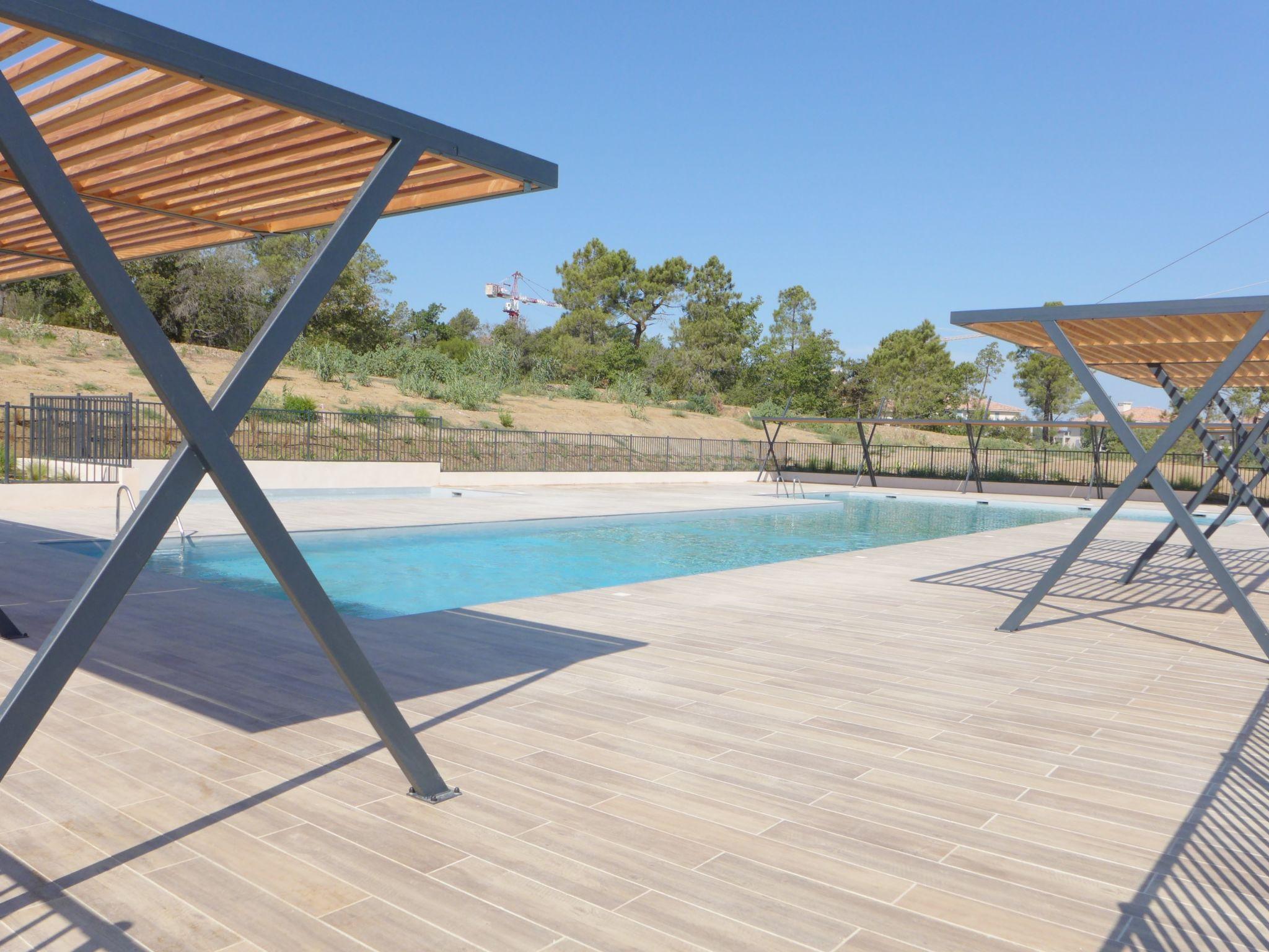 Foto 19 - Appartamento con 2 camere da letto a Roquebrune-sur-Argens con piscina e vista mare