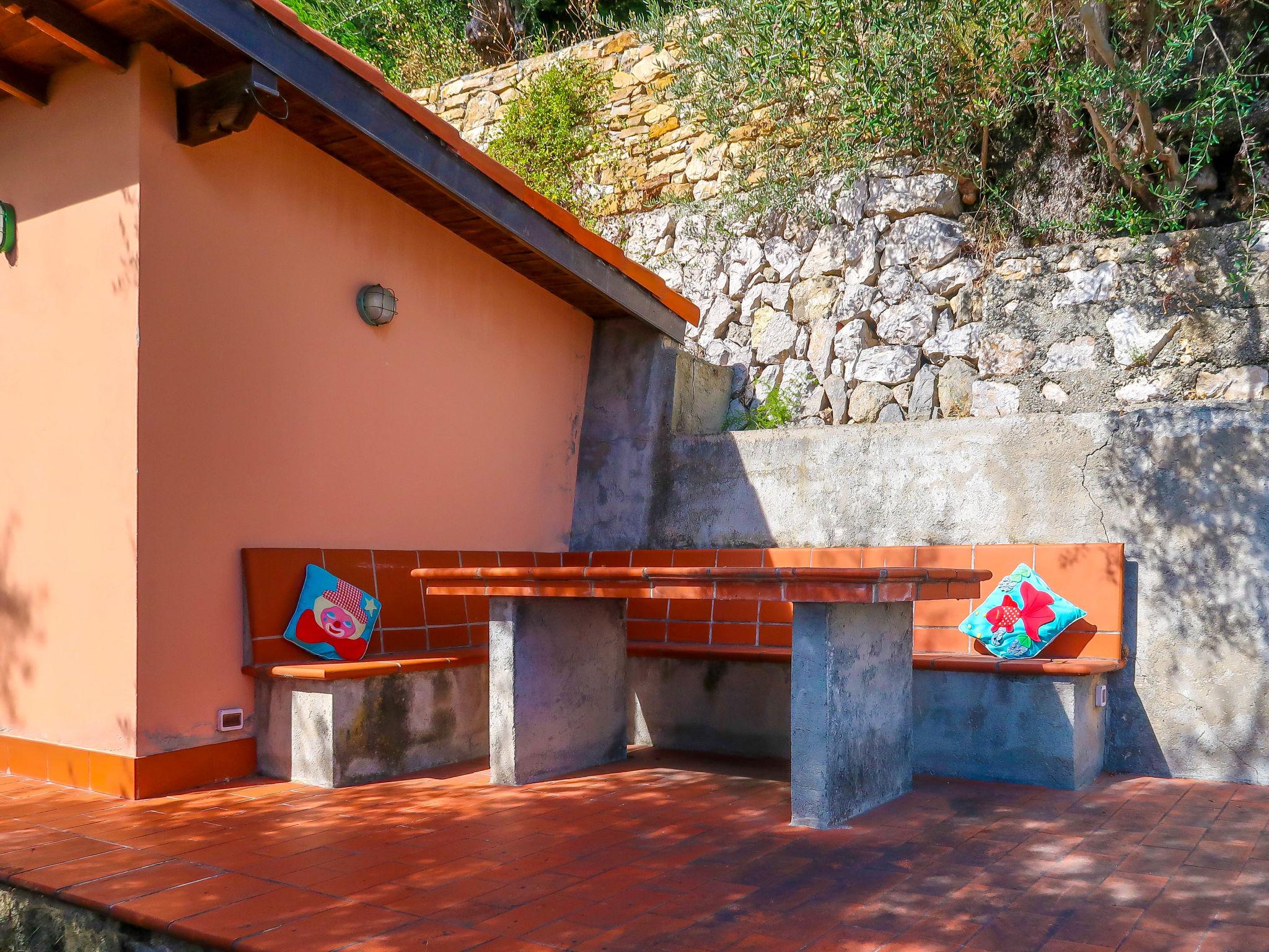 Foto 16 - Apartamento de 2 quartos em Ventimiglia com jardim e terraço