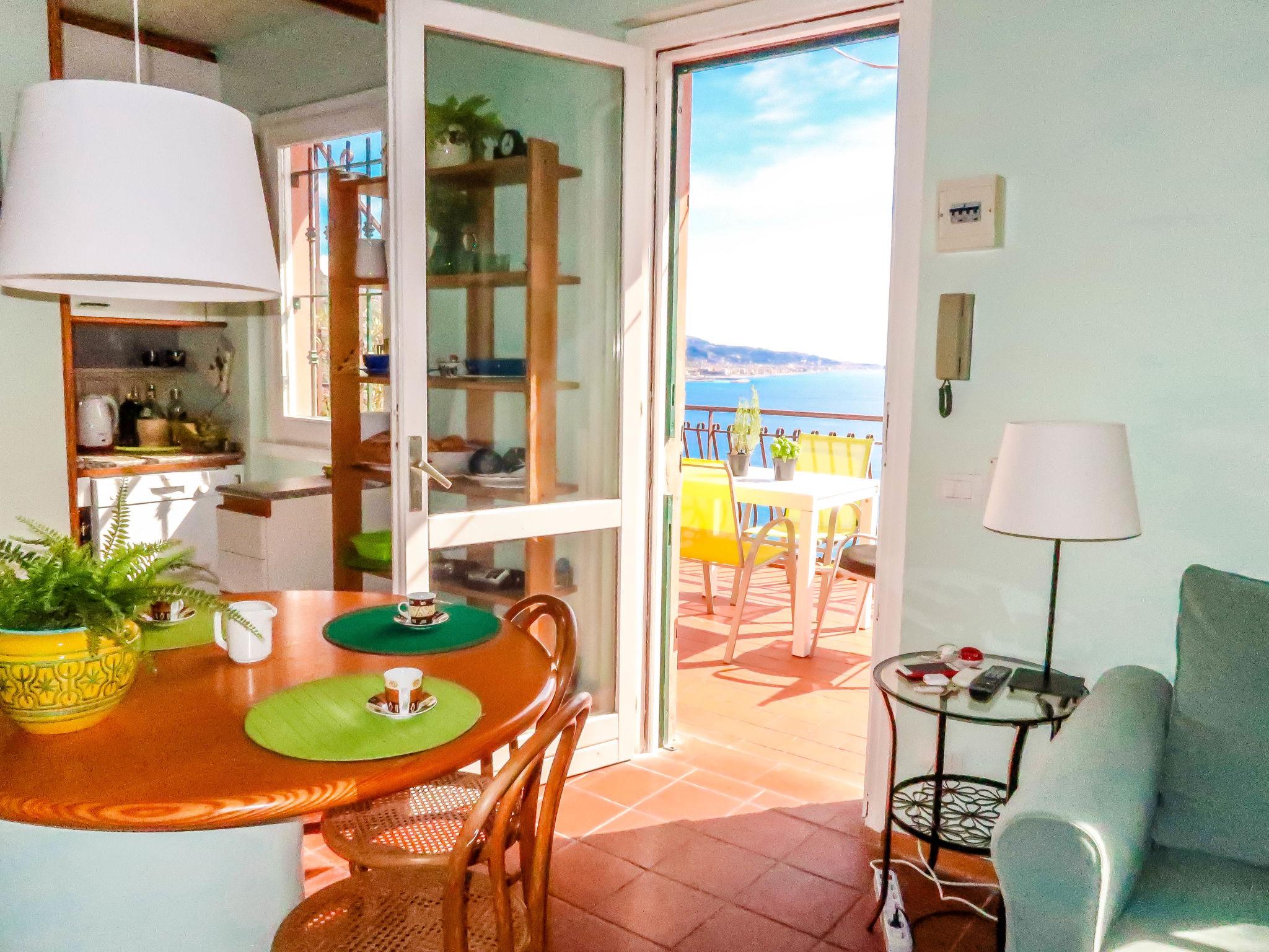 Foto 2 - Apartamento de 2 quartos em Ventimiglia com jardim e terraço