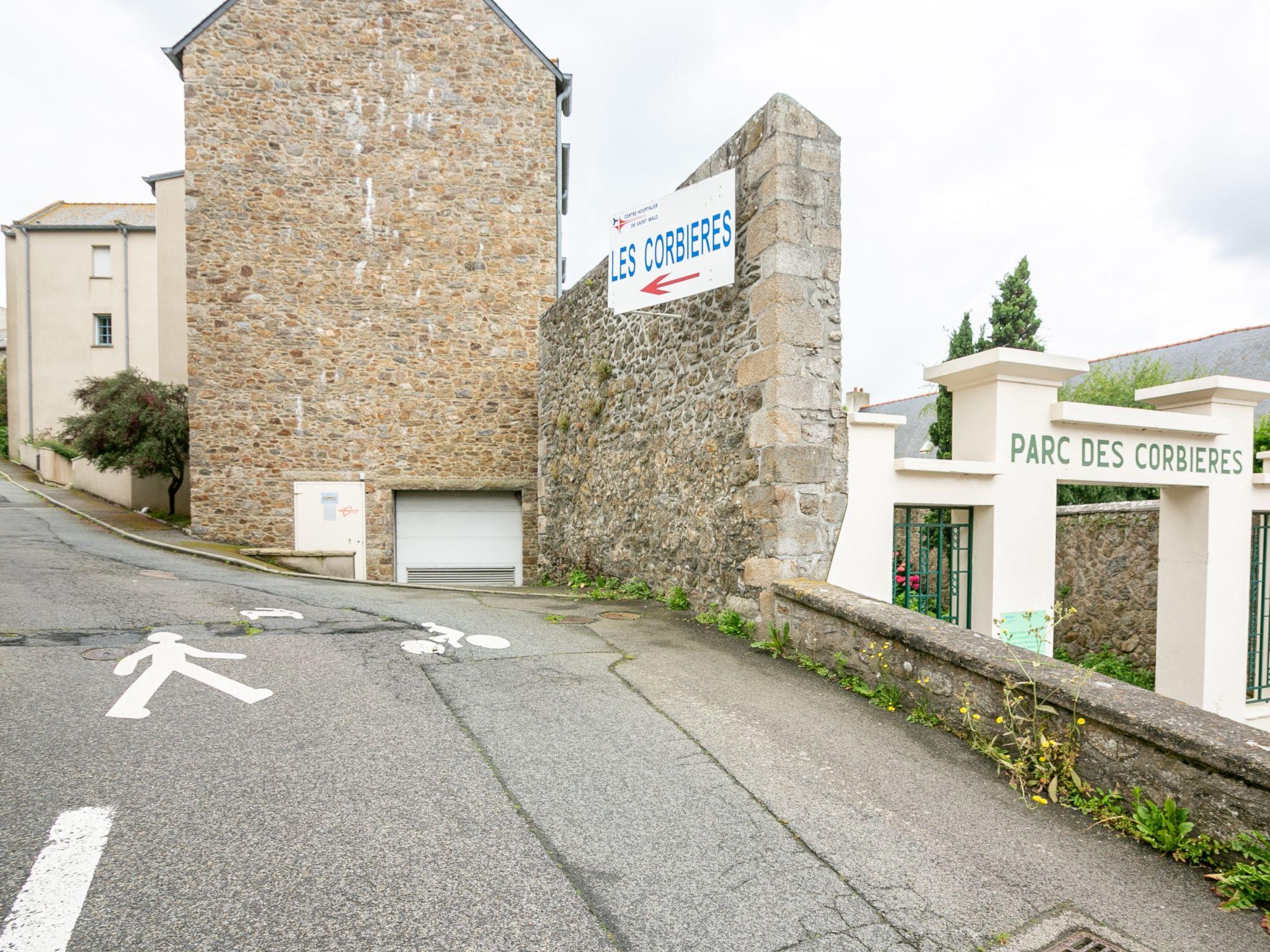 Photo 15 - 2 bedroom Apartment in Saint-Malo with terrace and sea view