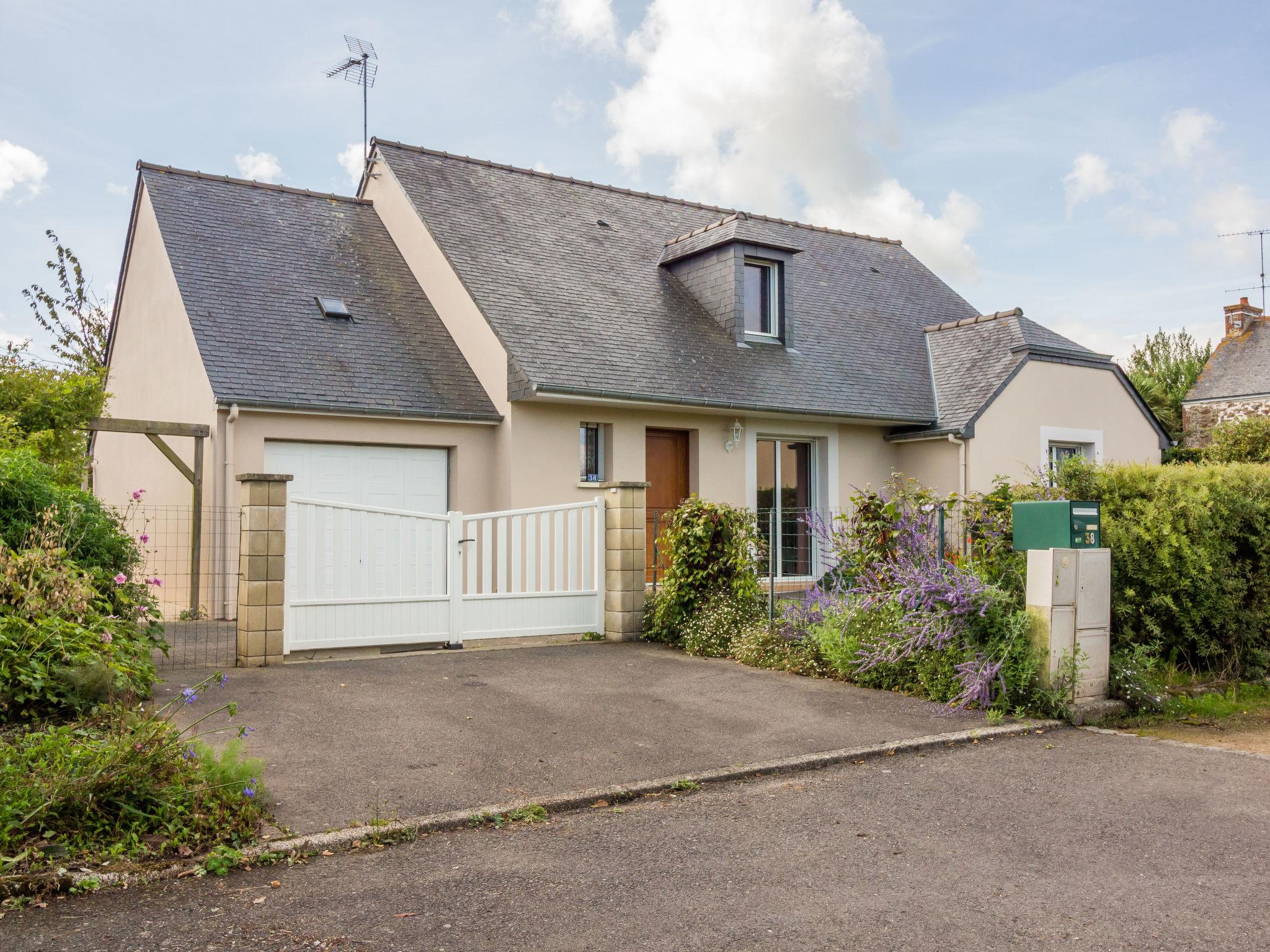 Photo 1 - Maison de 2 chambres à Pleurtuit avec jardin et vues à la mer