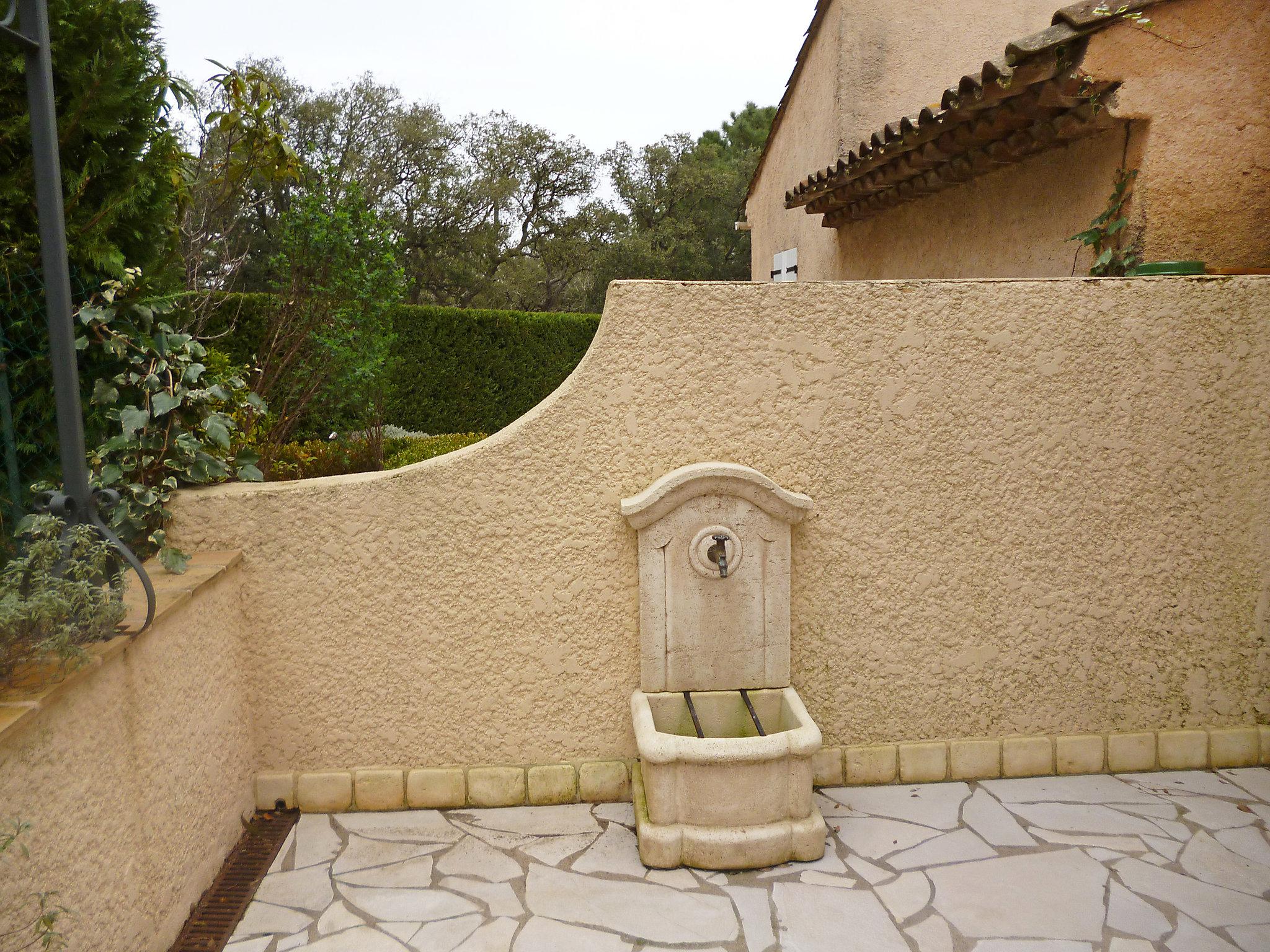 Photo 19 - 2 bedroom House in Gassin with private pool and garden