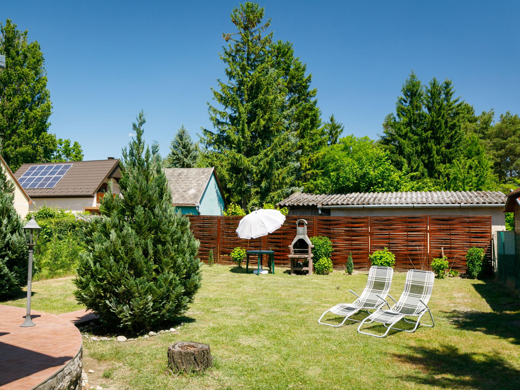 Foto 20 - Casa de 4 quartos em Balatonfenyves com jardim e terraço