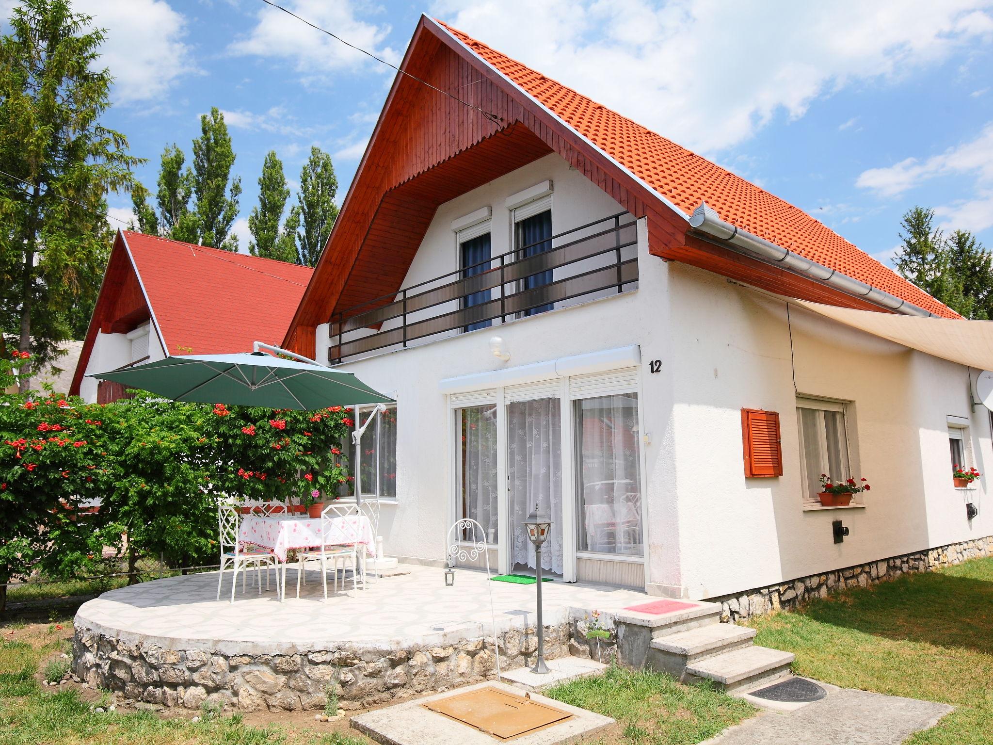 Photo 19 - Maison de 4 chambres à Balatonfenyves avec jardin et terrasse