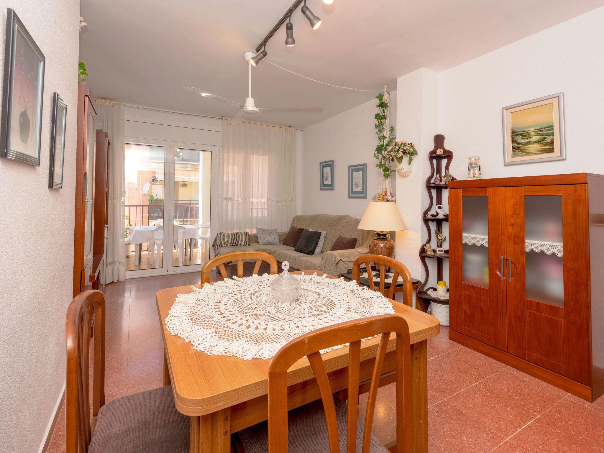 Photo 2 - 3 bedroom Apartment in Calafell with terrace and sea view