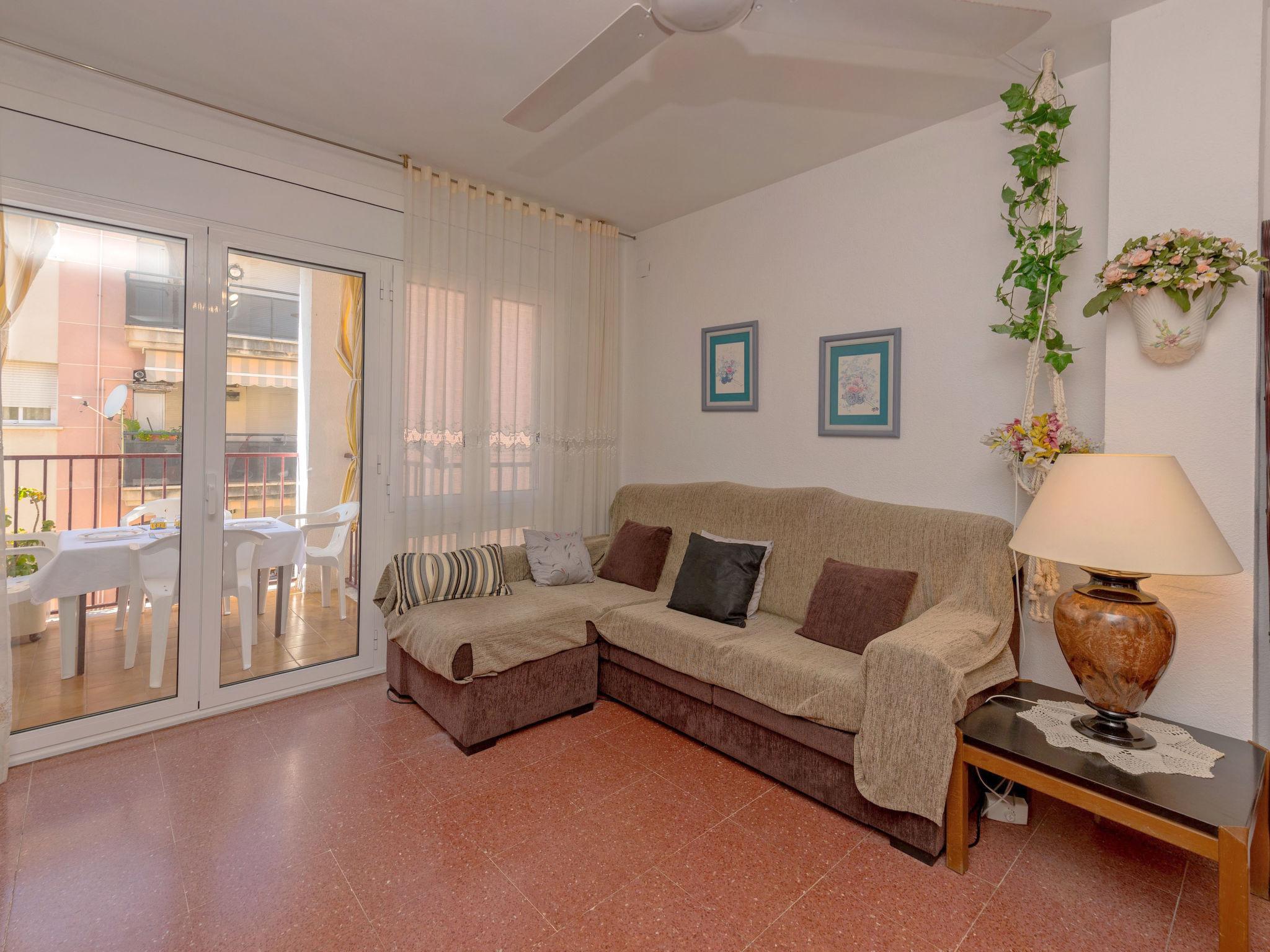 Photo 1 - 3 bedroom Apartment in Calafell with terrace and sea view