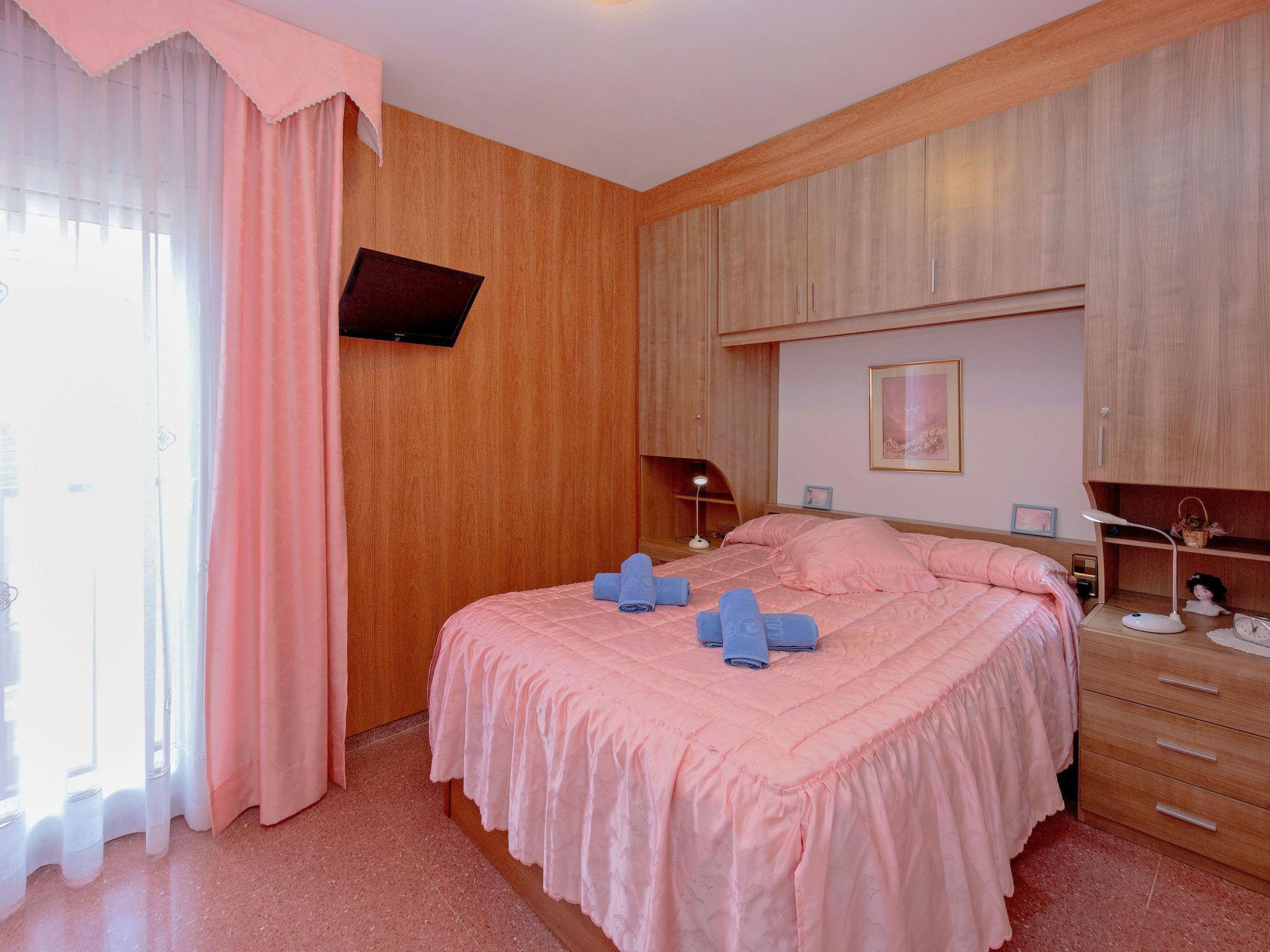 Foto 4 - Appartamento con 3 camere da letto a Calafell con terrazza