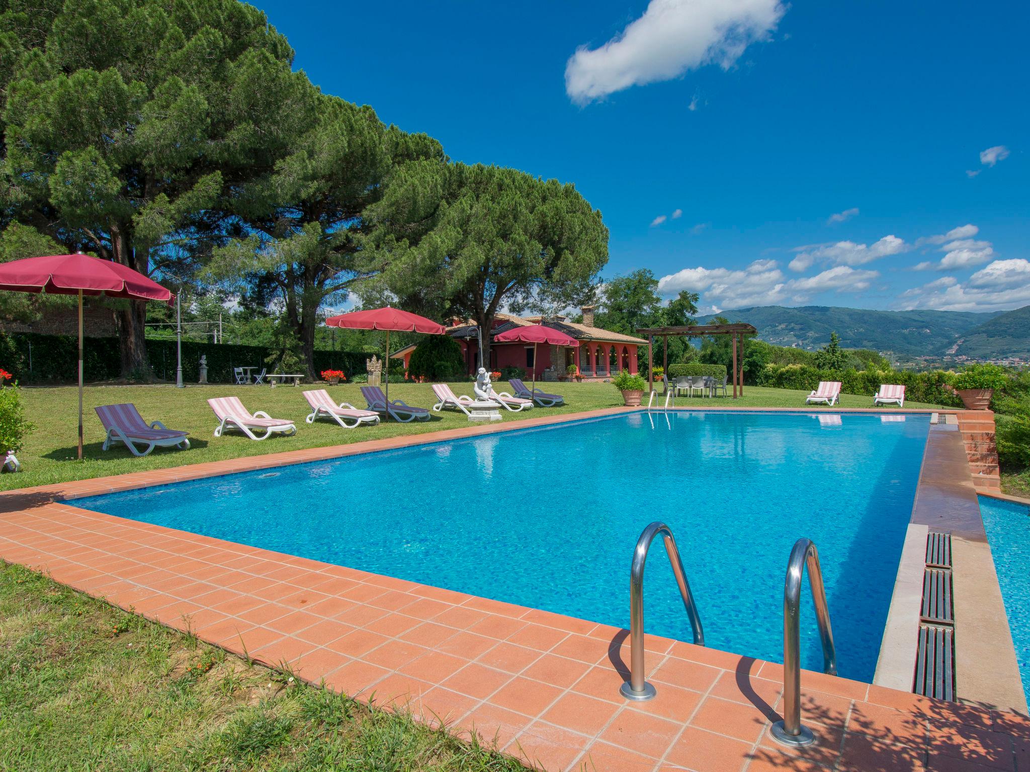 Photo 2 - Maison de 5 chambres à Montecarlo avec piscine privée et jardin