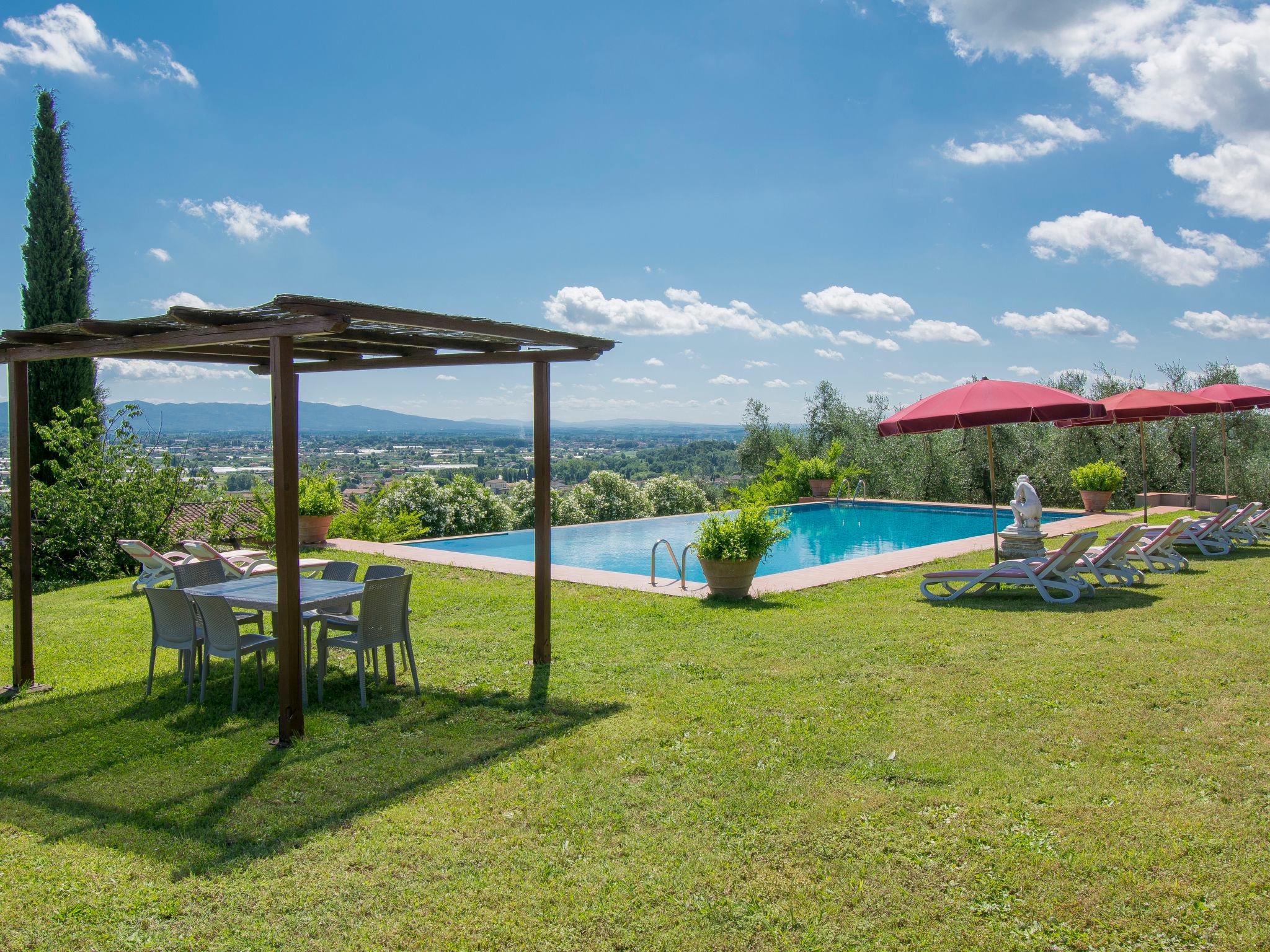 Foto 3 - Casa con 5 camere da letto a Montecarlo con piscina privata e giardino