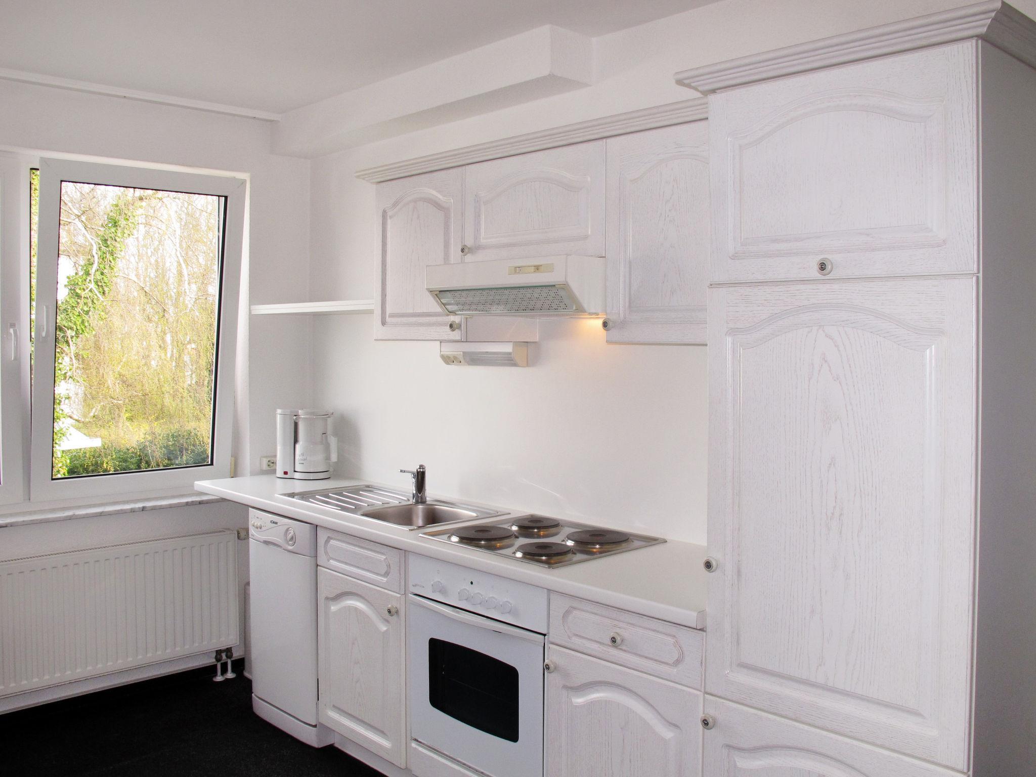 Foto 7 - Apartamento de 2 habitaciones en Cuxhaven con jardín y vistas al mar