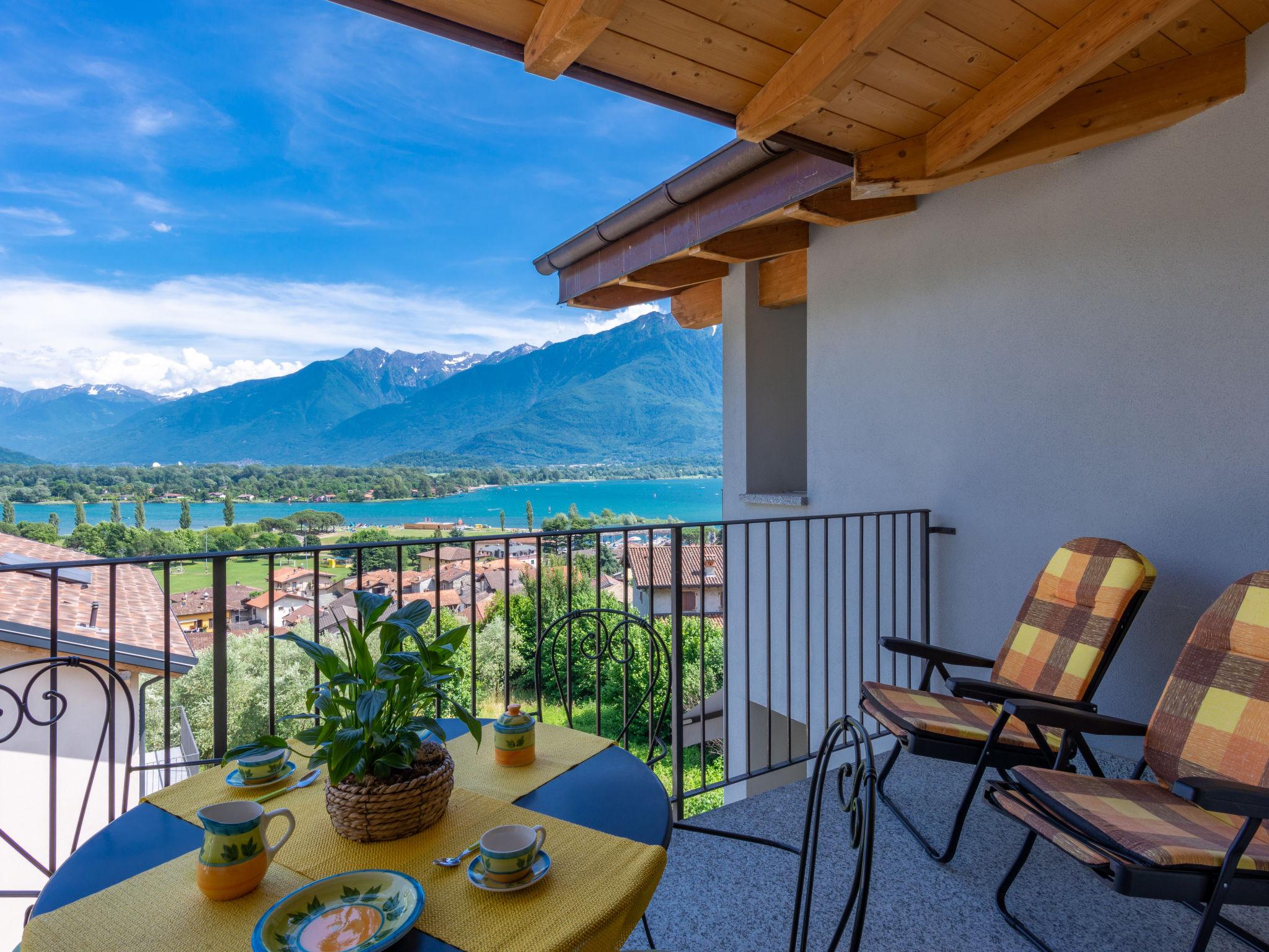 Foto 1 - Apartamento de 1 quarto em Gera Lario com piscina e vista para a montanha