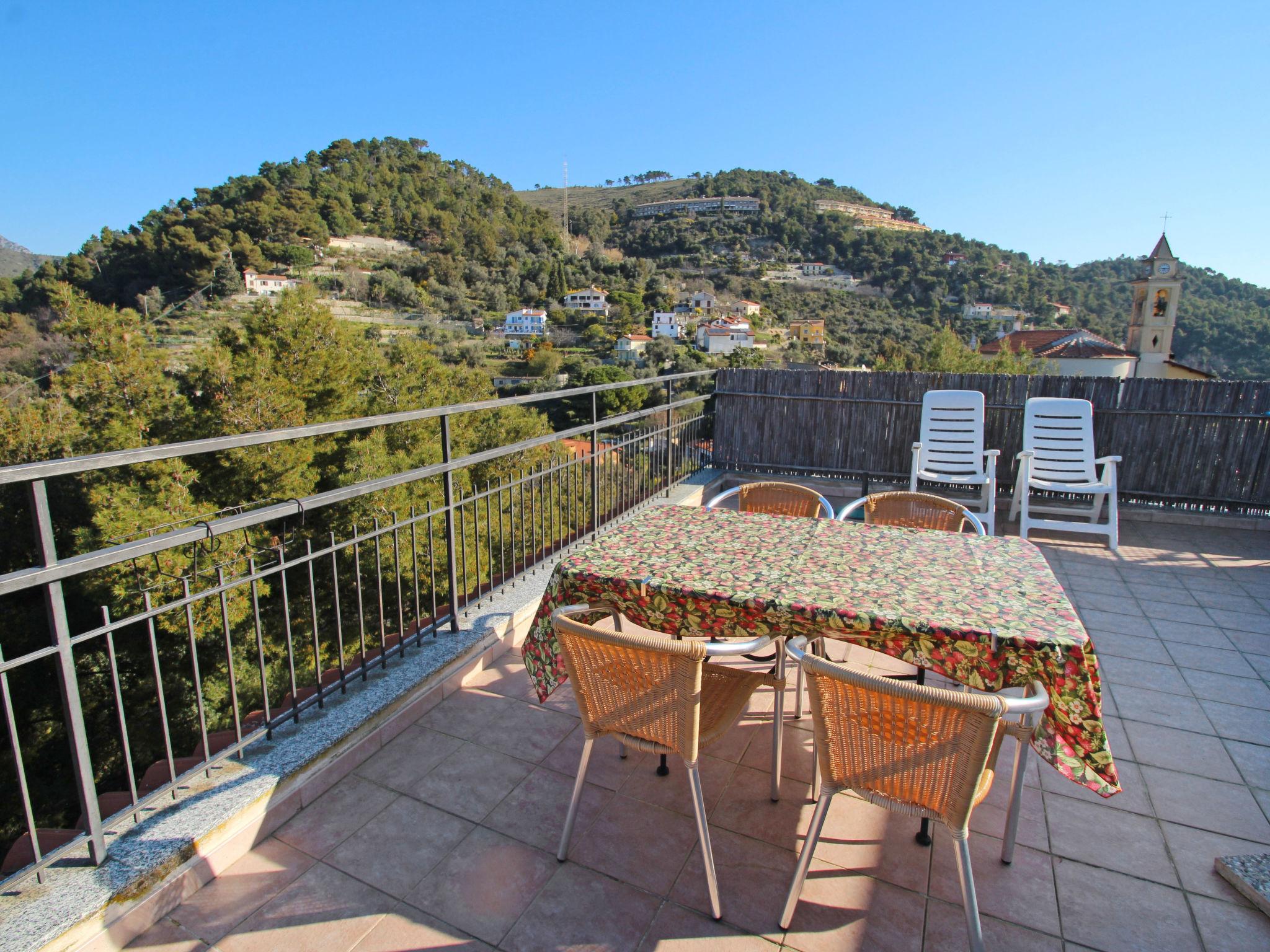 Foto 5 - Apartamento de 2 quartos em Ventimiglia com terraço e vistas do mar