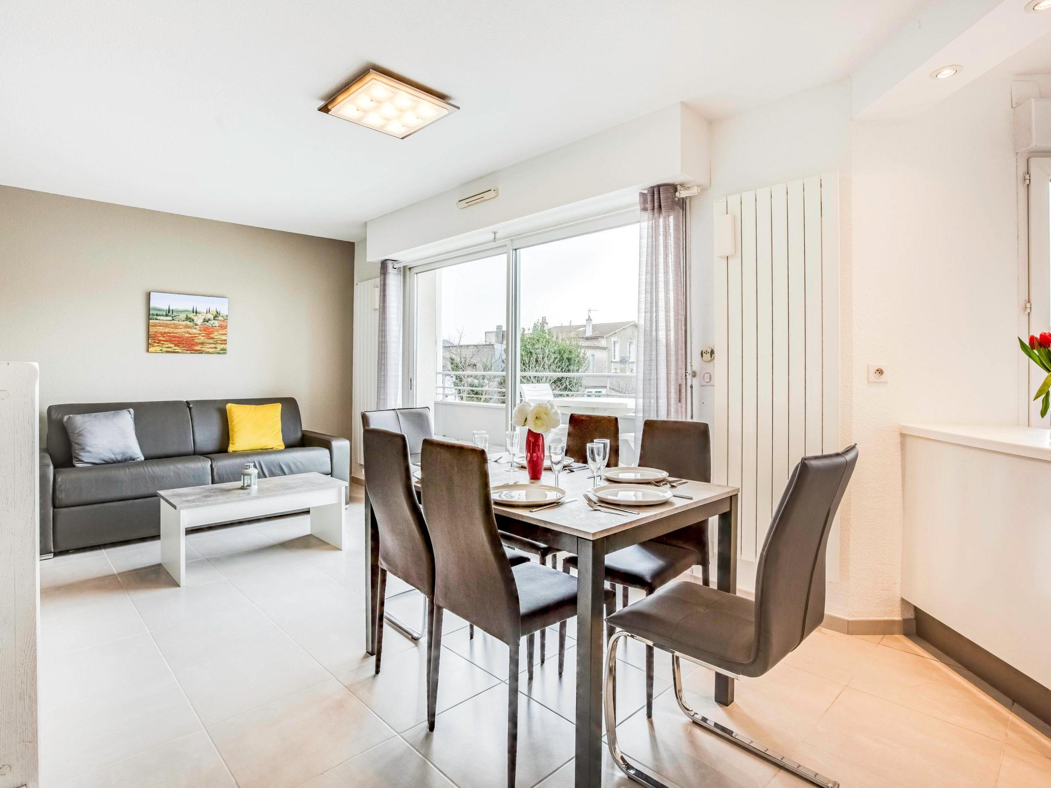 Foto 4 - Appartamento con 2 camere da letto a Saint-Georges-de-Didonne con terrazza e vista mare