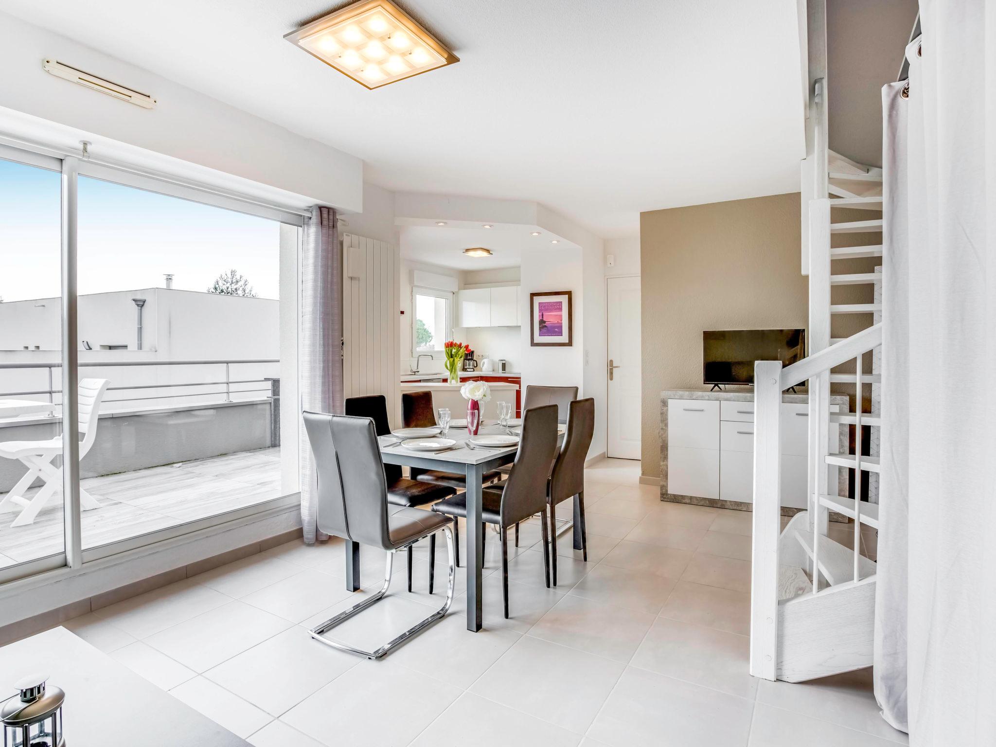 Foto 10 - Apartment mit 2 Schlafzimmern in Saint-Georges-de-Didonne mit terrasse und blick aufs meer