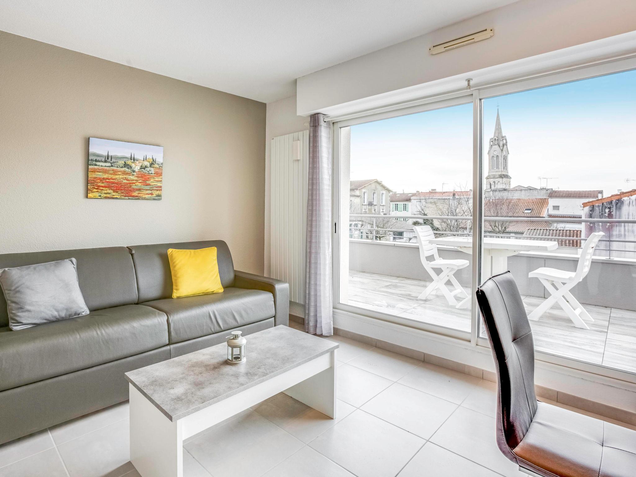 Photo 2 - 2 bedroom Apartment in Saint-Georges-de-Didonne with terrace and sea view