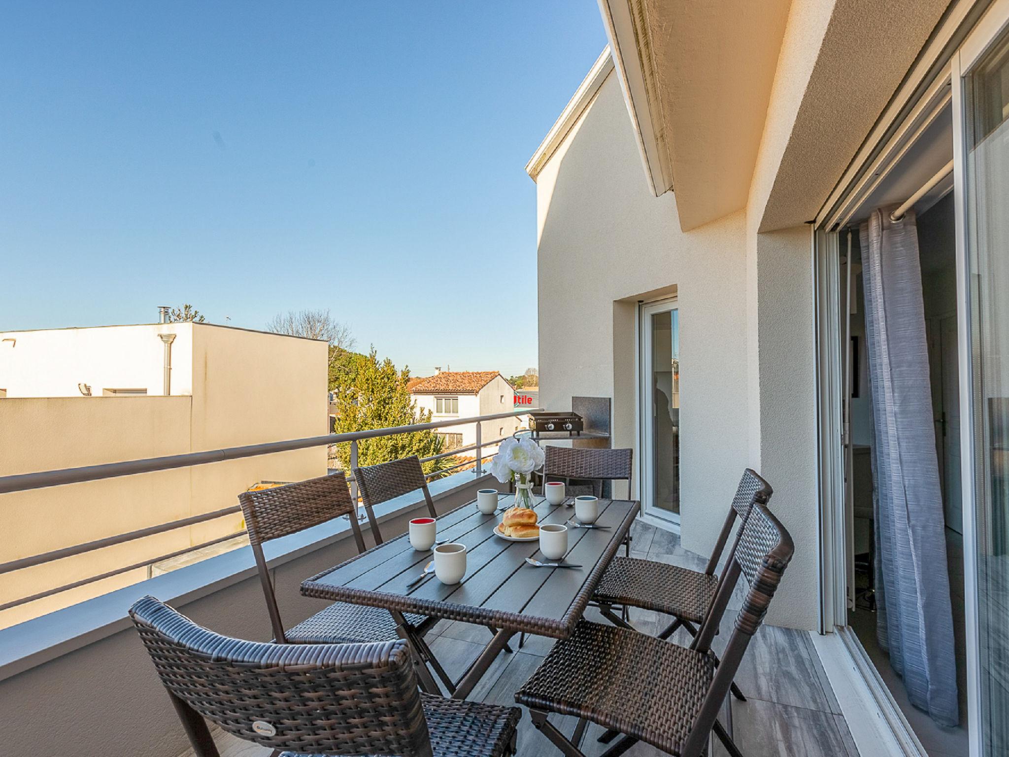 Photo 23 - Appartement de 2 chambres à Saint-Georges-de-Didonne avec terrasse et vues à la mer