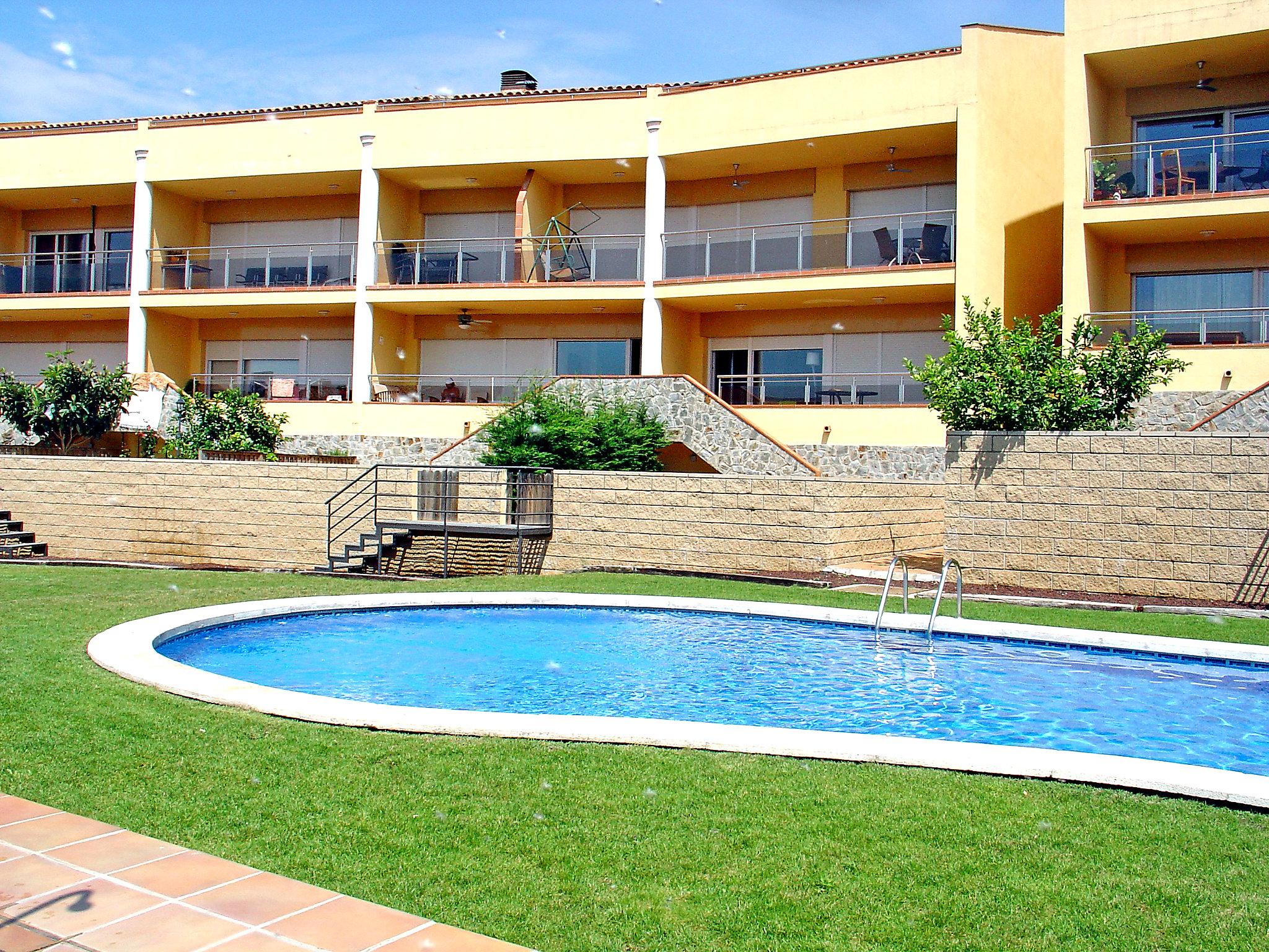 Photo 13 - 3 bedroom Apartment in Palau-saverdera with swimming pool and sea view